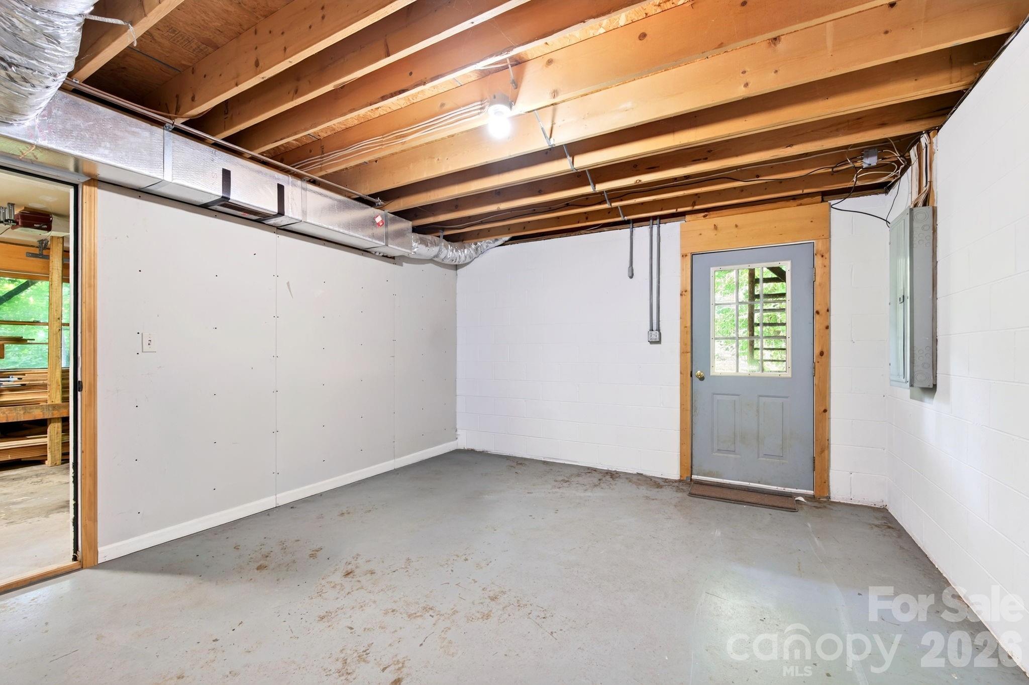 336 Hidden Creek Lane — Burnsville
