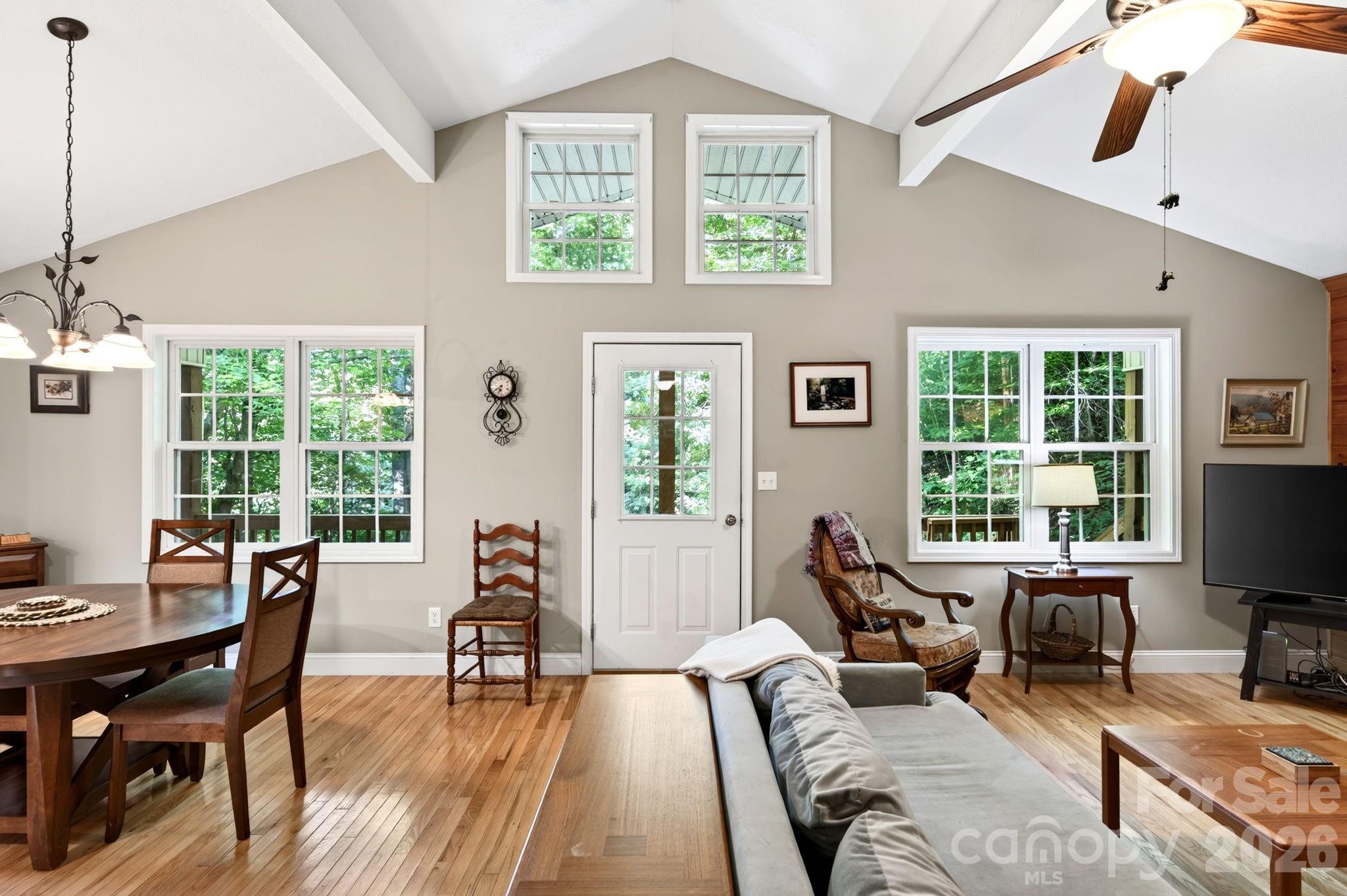 336 Hidden Creek Lane — Burnsville