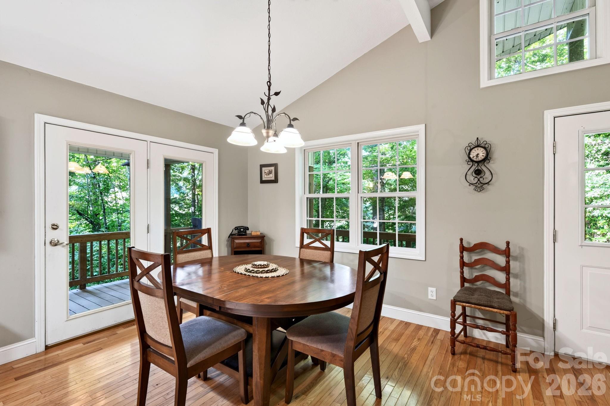 336 Hidden Creek Lane — Burnsville