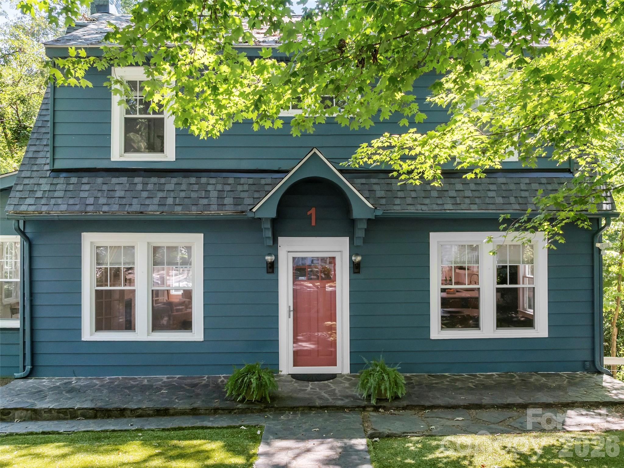 1 Kenilworth Road — Asheville