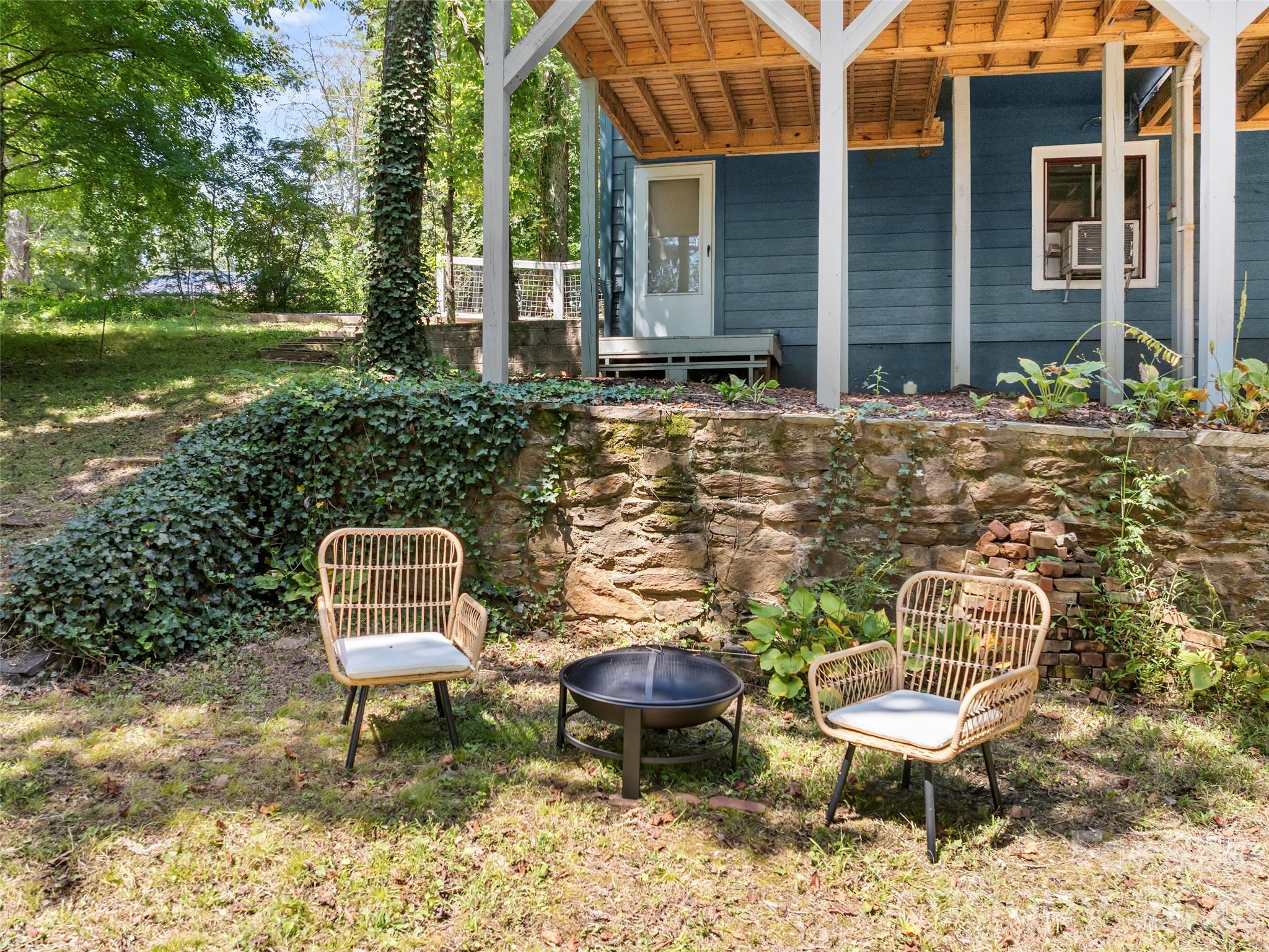 1 Kenilworth Road — Asheville