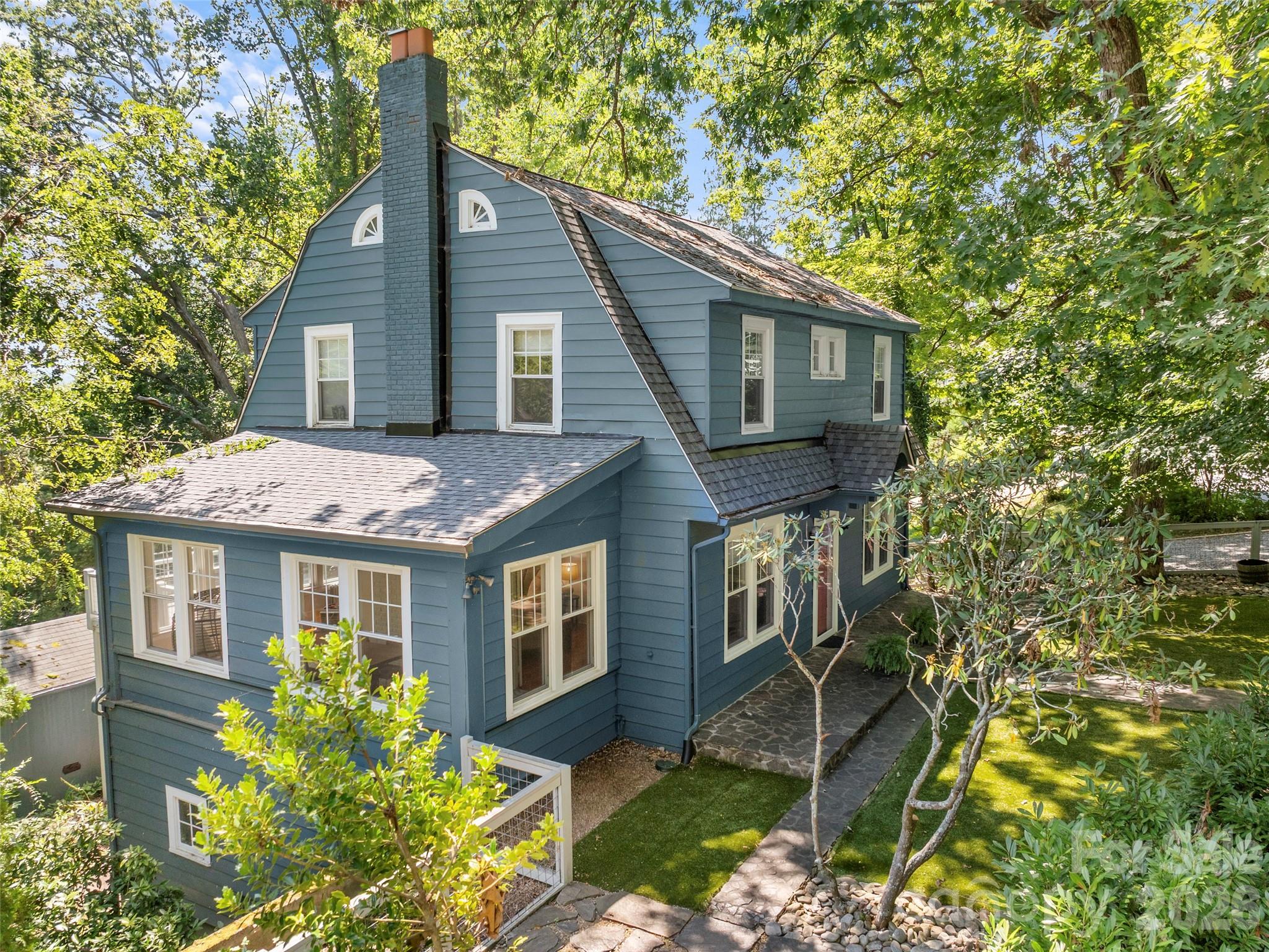 1 Kenilworth Road — Asheville