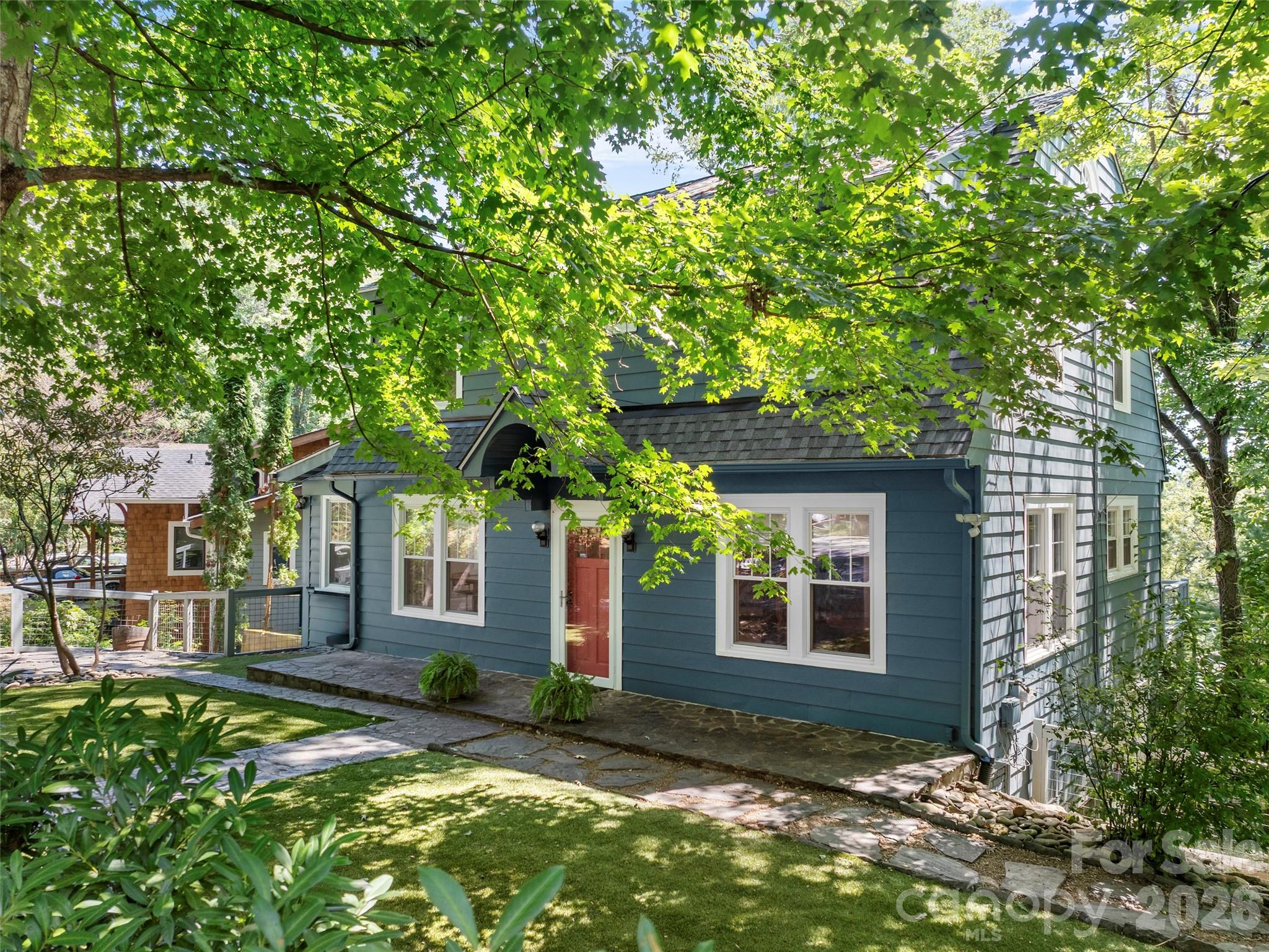 1 Kenilworth Road — Asheville