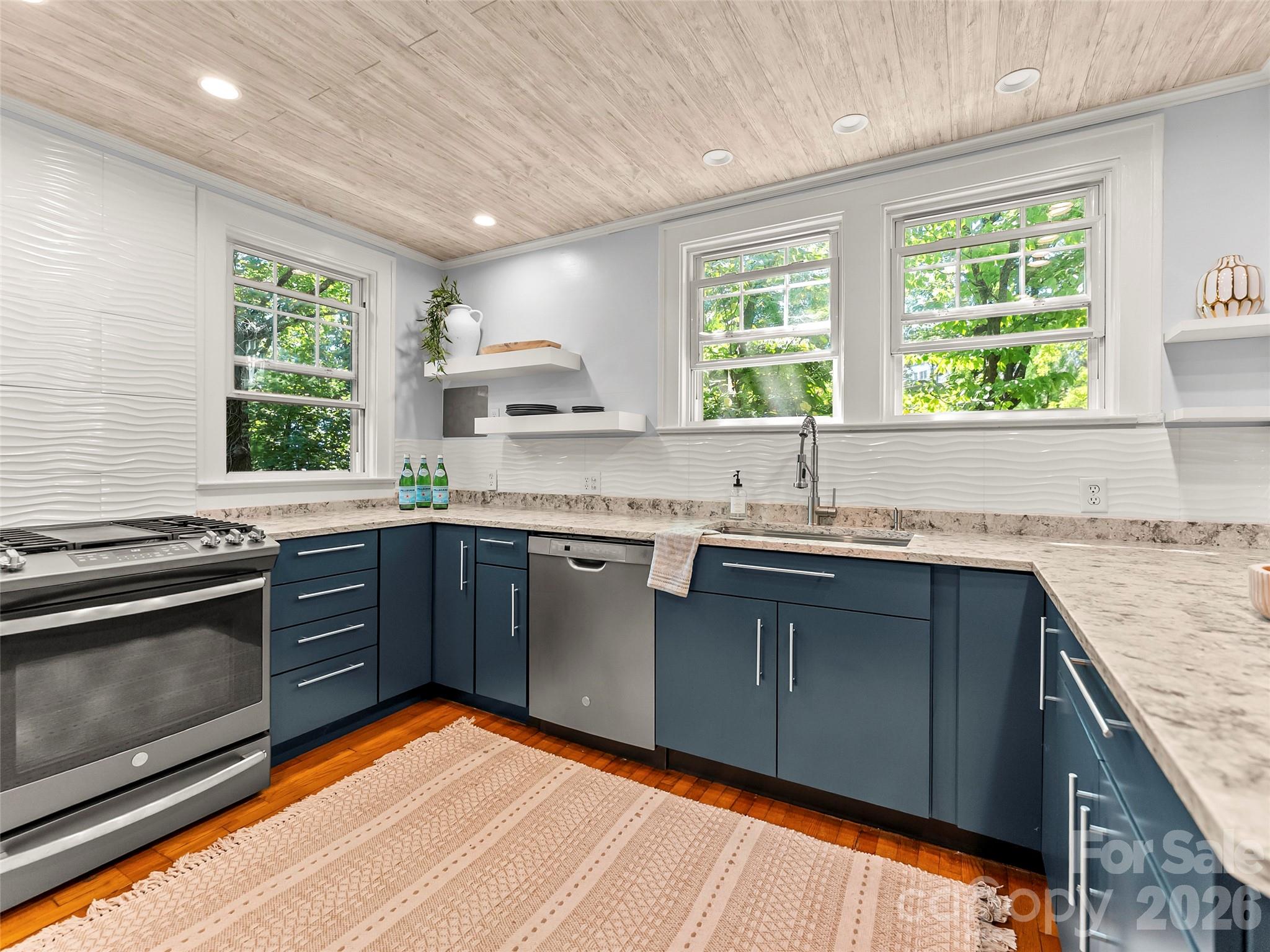 1 Kenilworth Road — Asheville