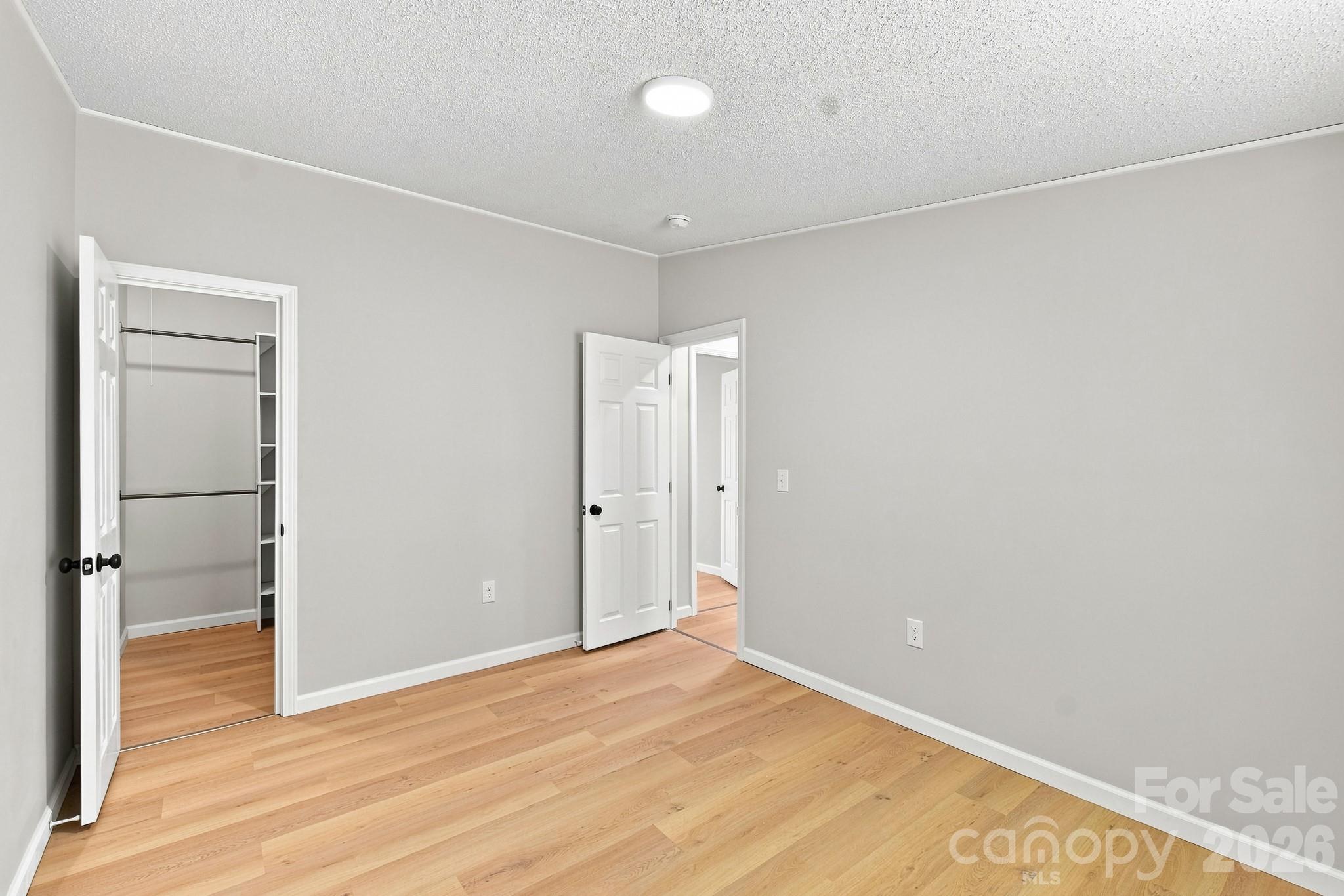 190 Pinewood Knoll Drive — Hendersonville