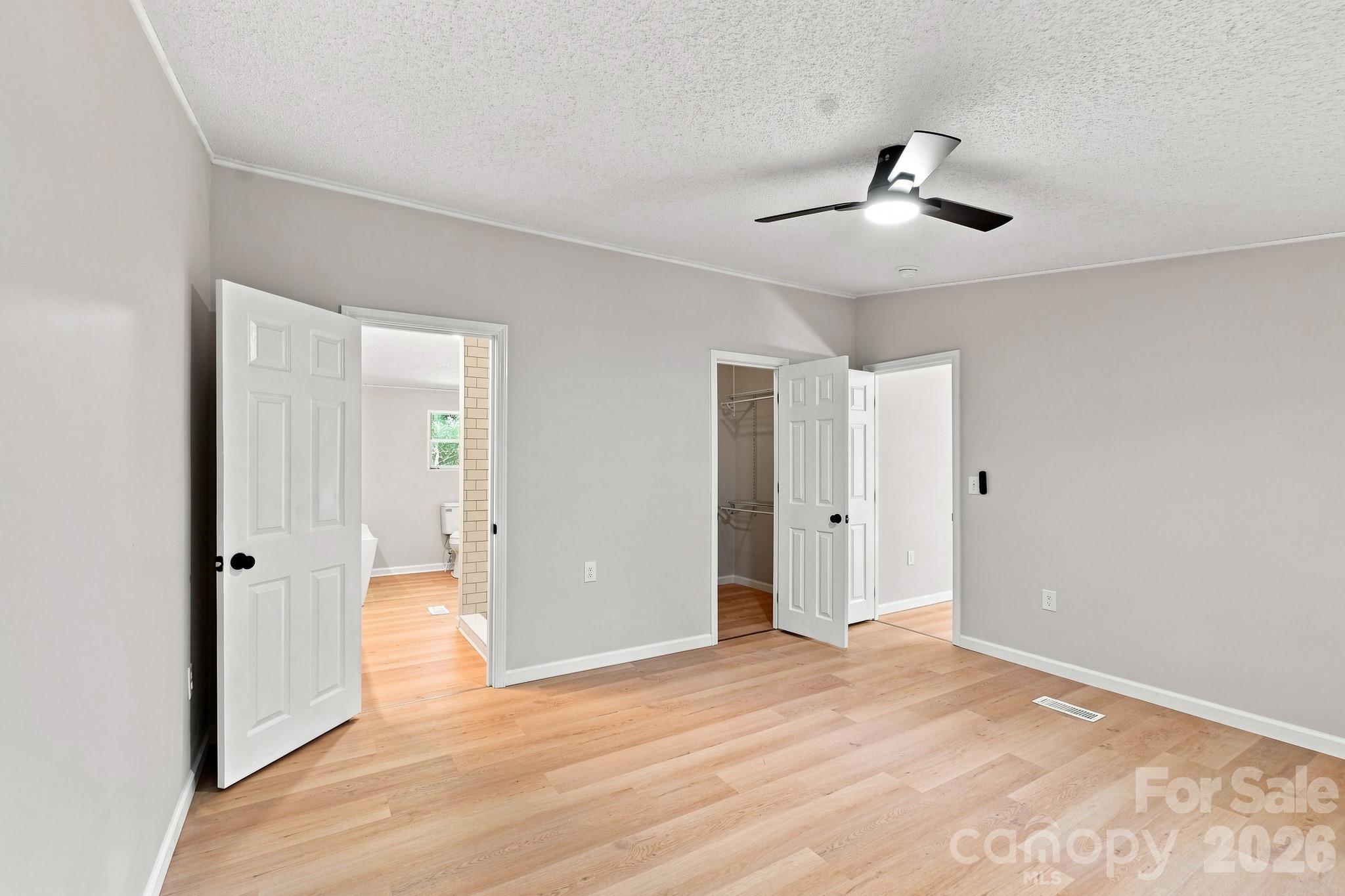 190 Pinewood Knoll Drive — Hendersonville