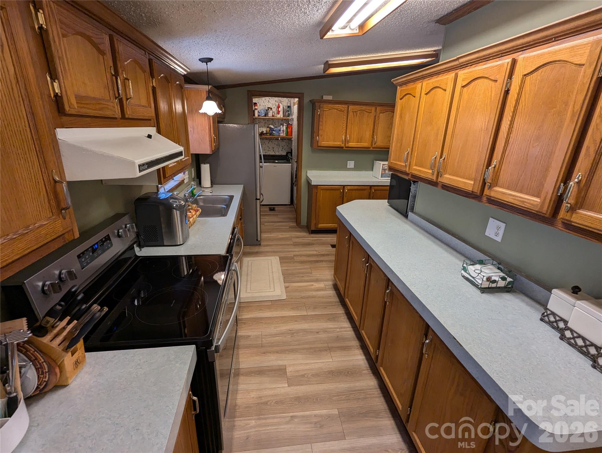 6846 Potter Road — Matthews