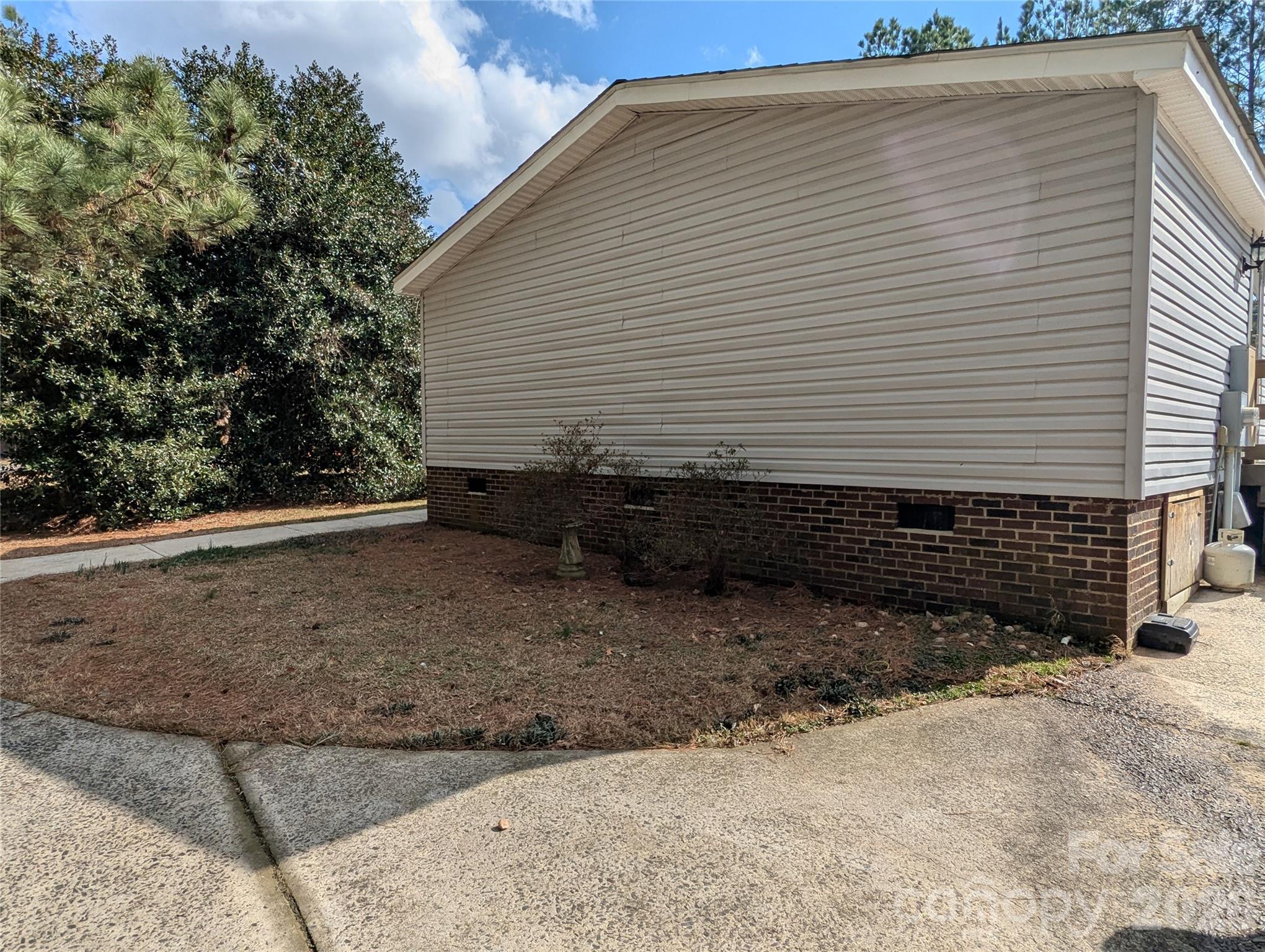 6846 Potter Road — Matthews