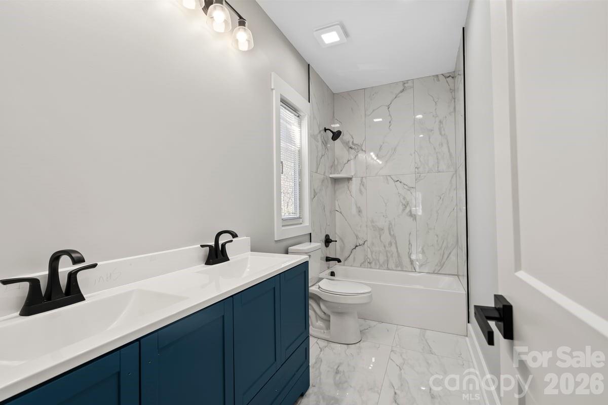 543 30th Avenue NW — Hickory