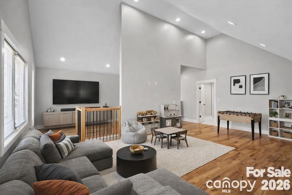 543 30th Avenue NW — Hickory