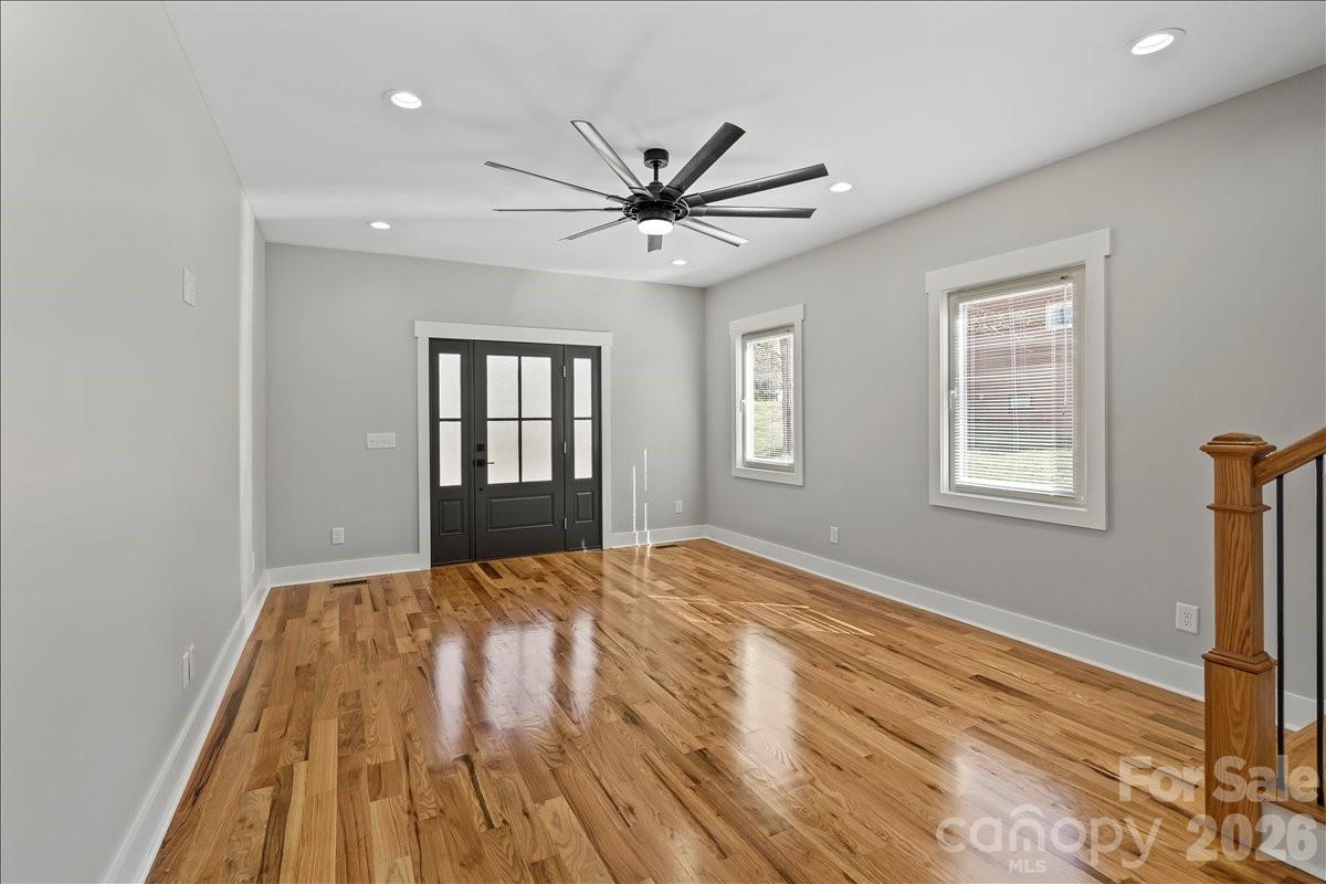 543 30th Avenue NW — Hickory