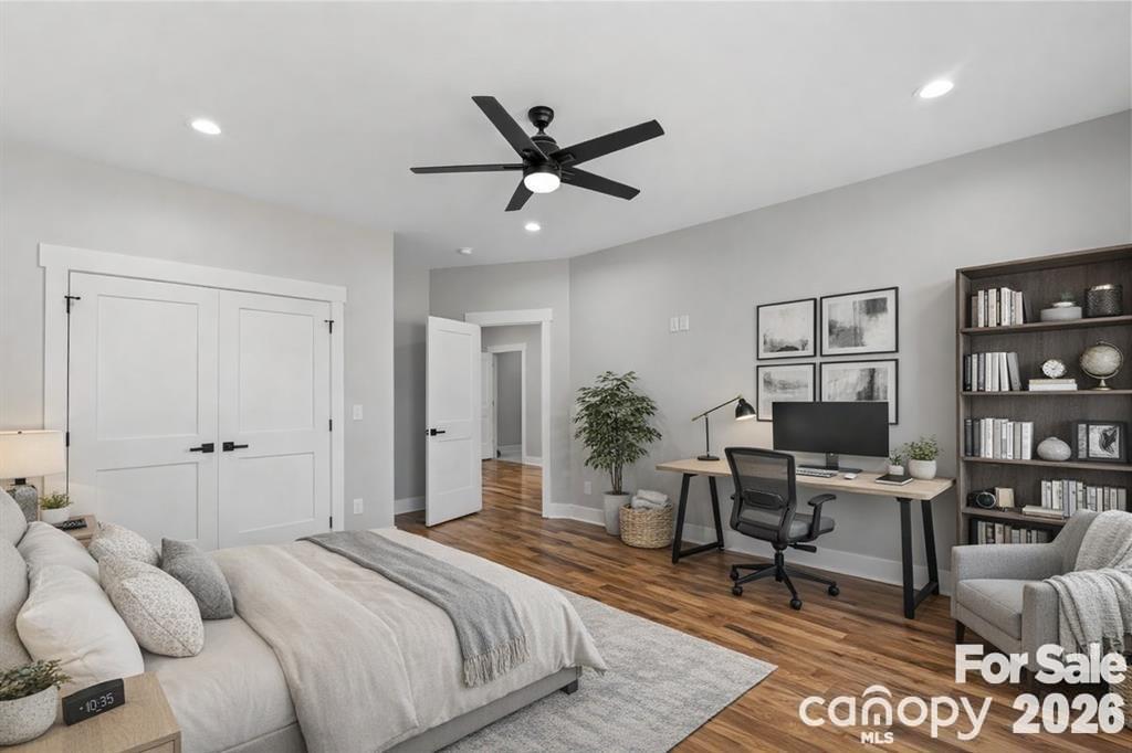 543 30th Avenue NW — Hickory