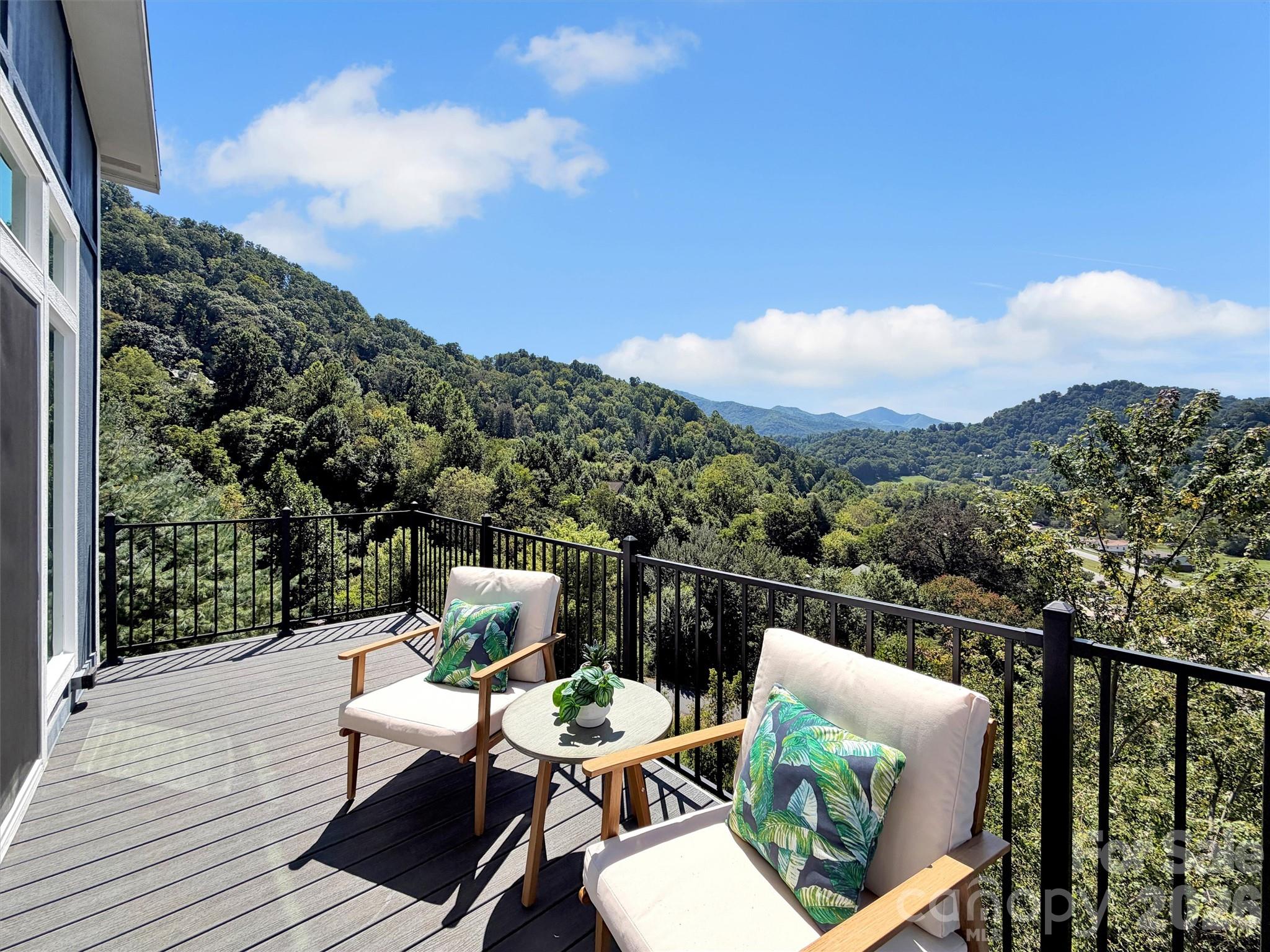 185 Kadire Drive — Waynesville