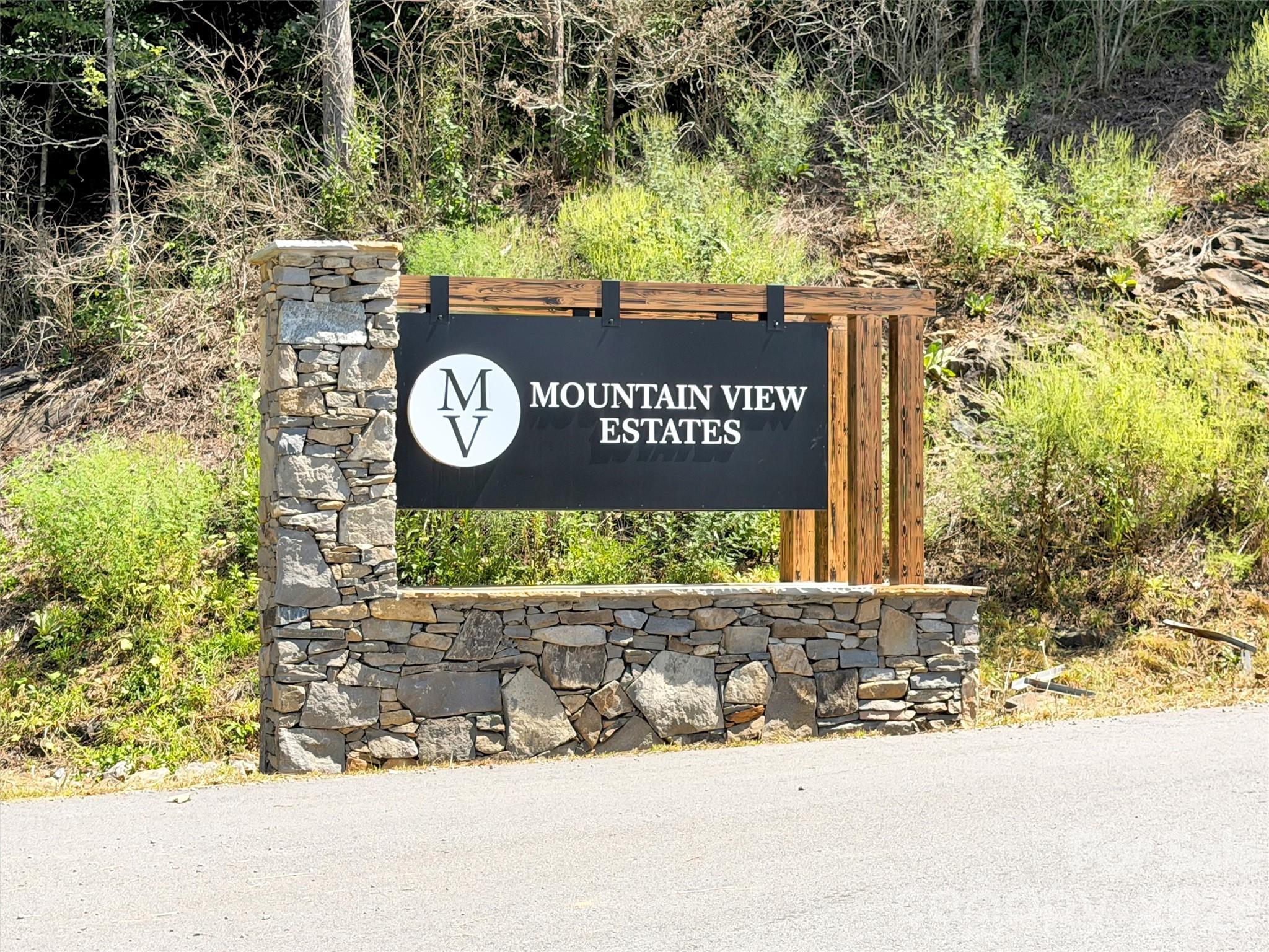 185 Kadire Drive — Waynesville