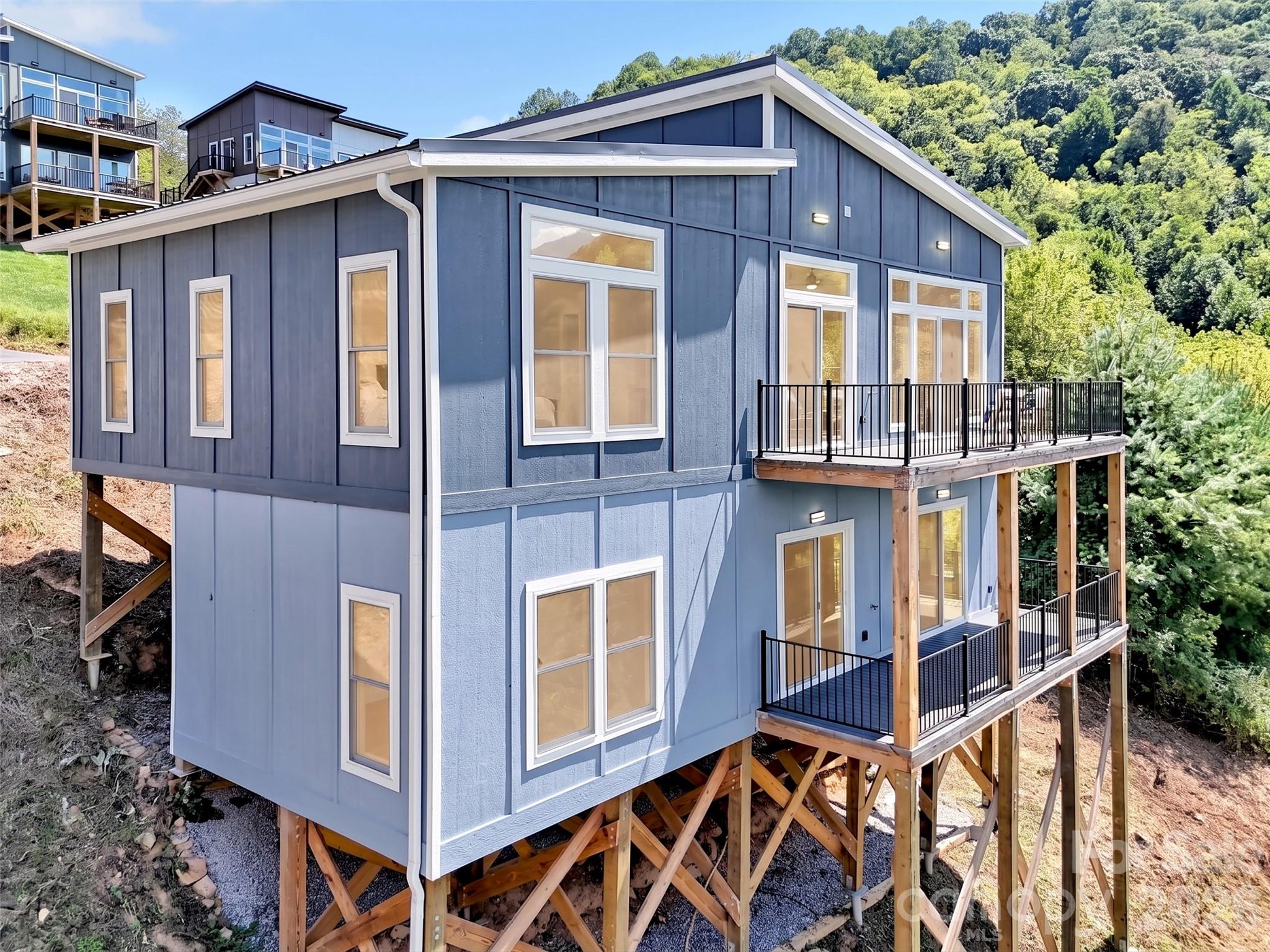 185 Kadire Drive — Waynesville