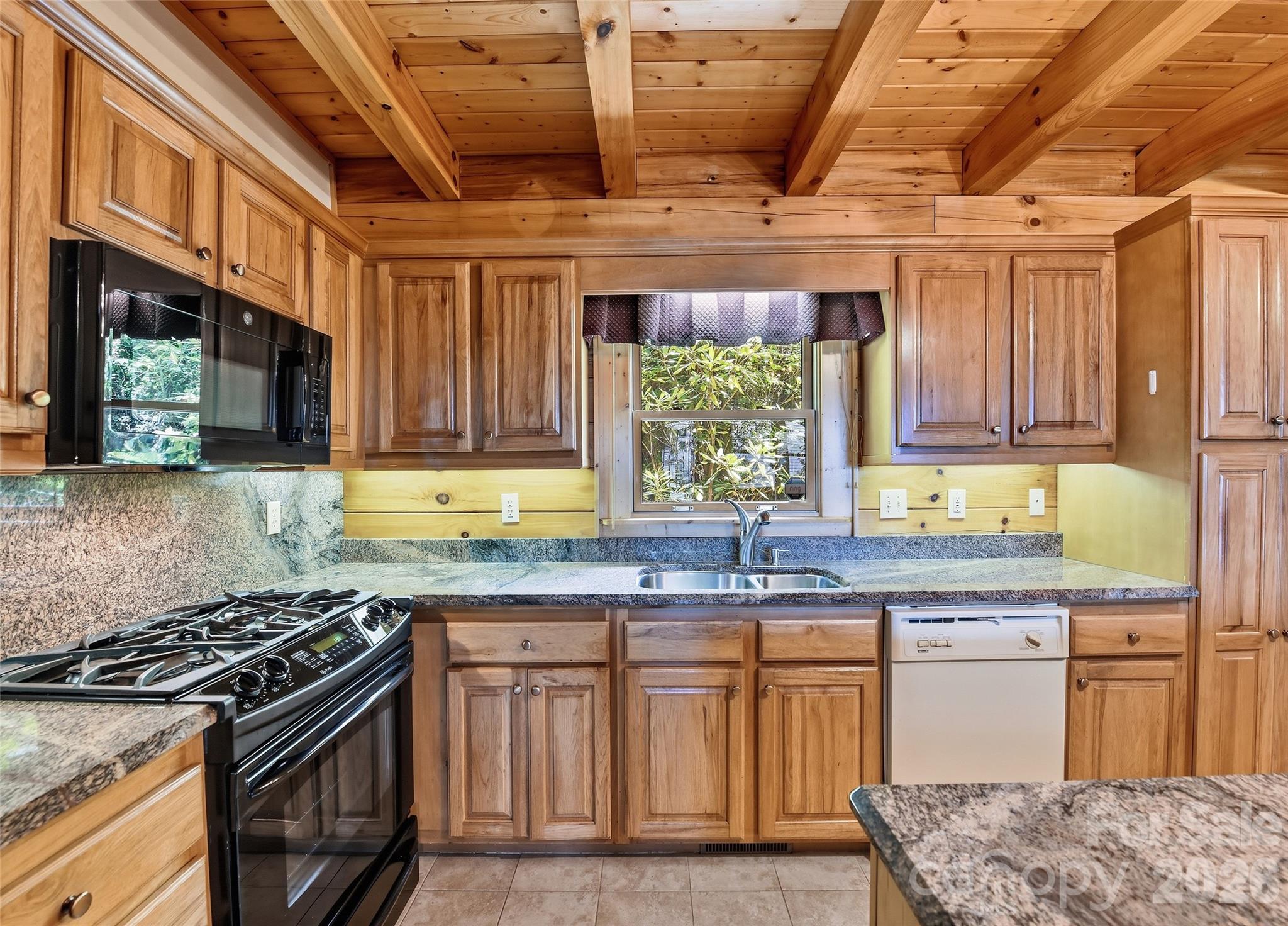 463 Walela Trail — Maggie Valley