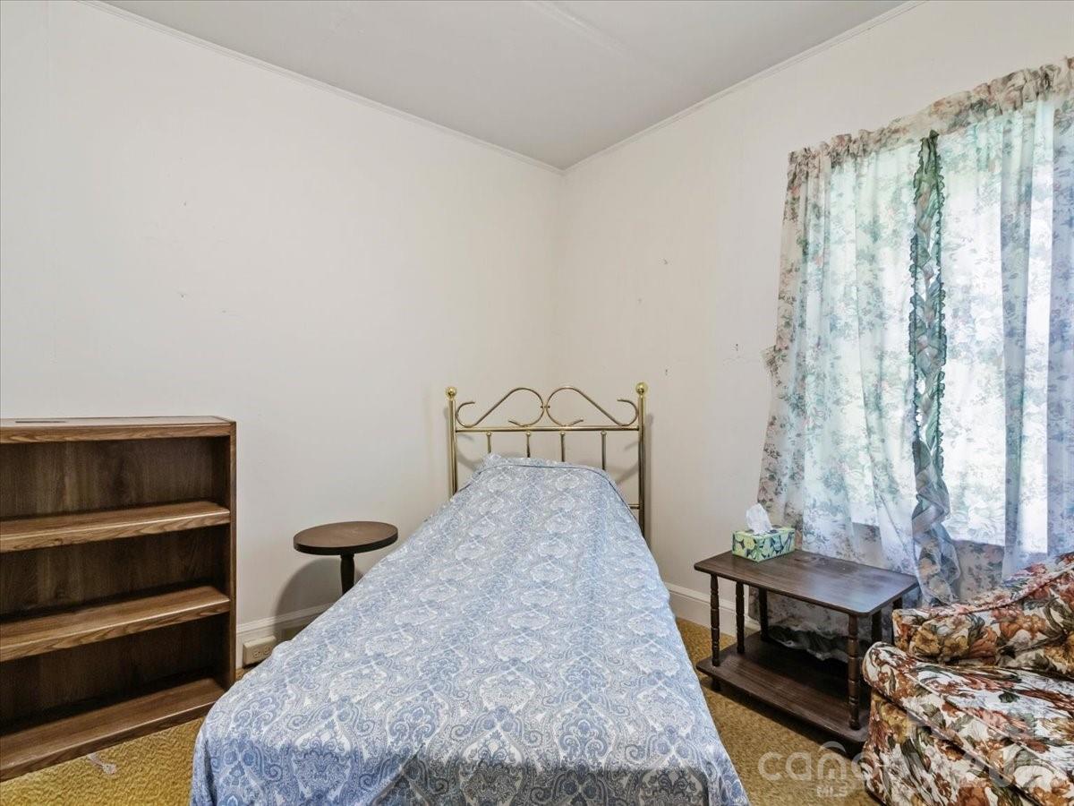 659 Newdale Church Road — Burnsville