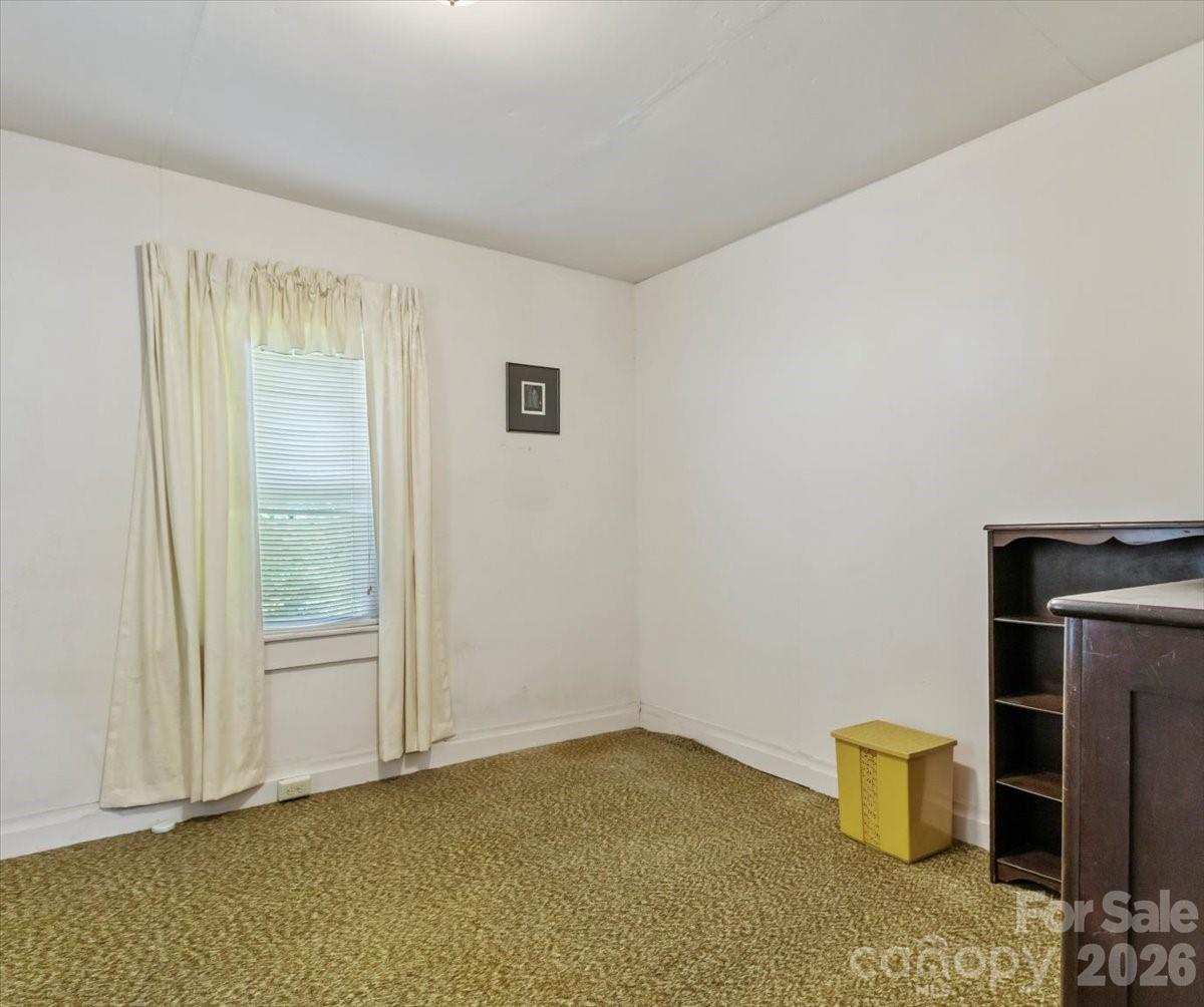 659 Newdale Church Road — Burnsville