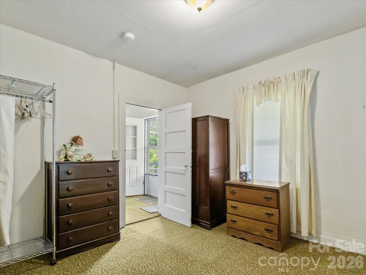 659 Newdale Church Road — Burnsville