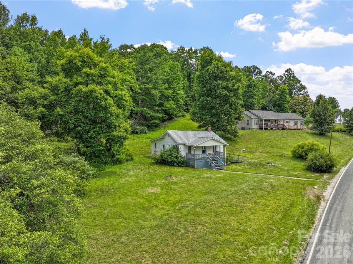 659 Newdale Church Road — Burnsville