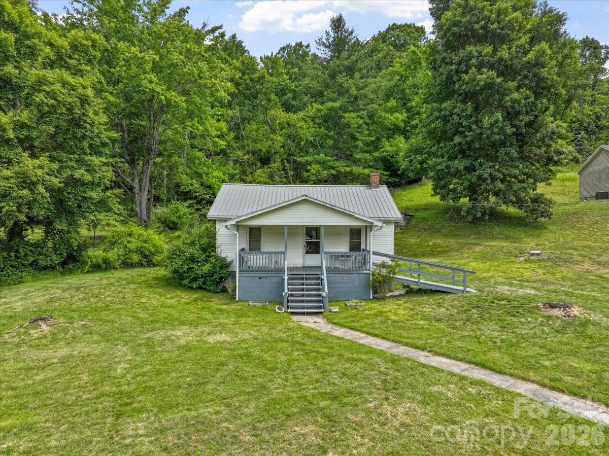659 Newdale Church Road — Burnsville