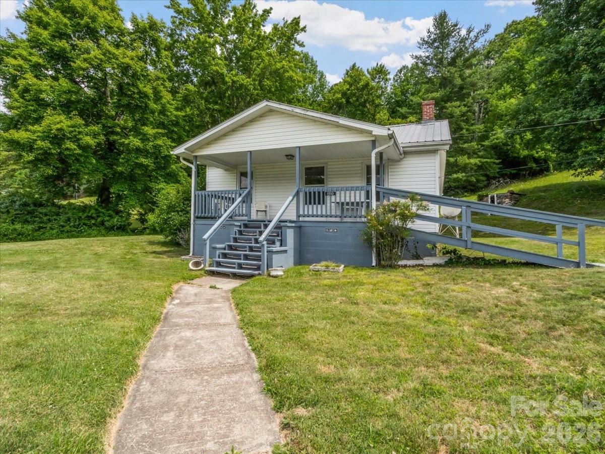 659 Newdale Church Road — Burnsville