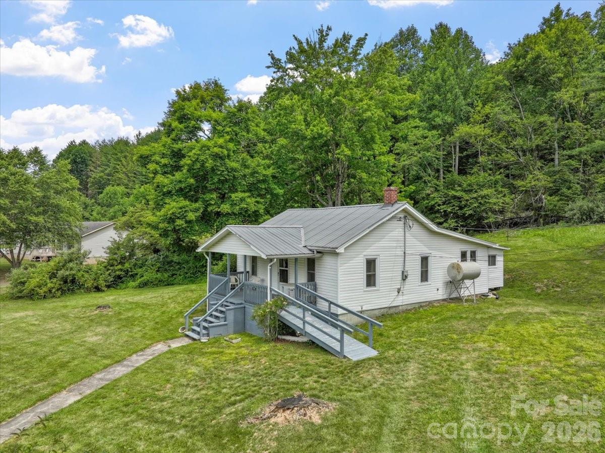 659 Newdale Church Road — Burnsville