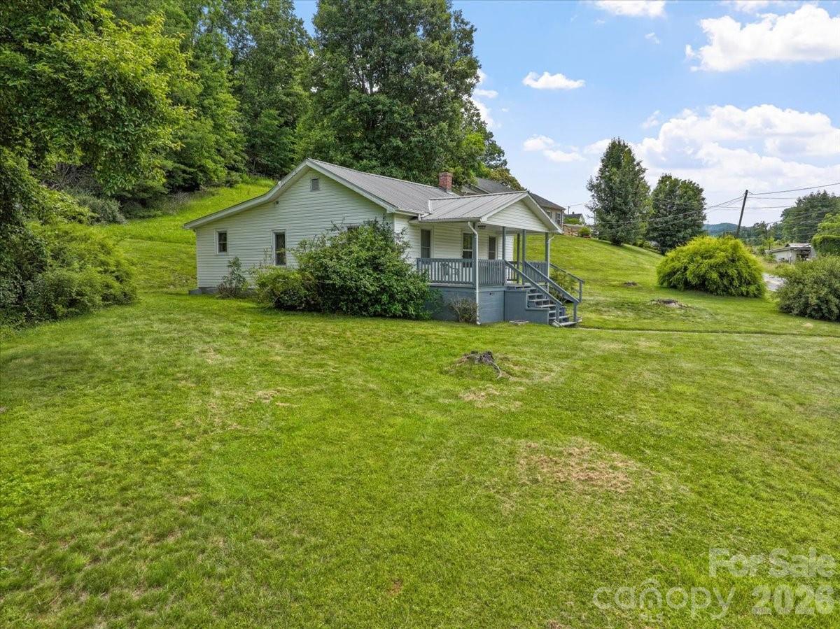 659 Newdale Church Road — Burnsville