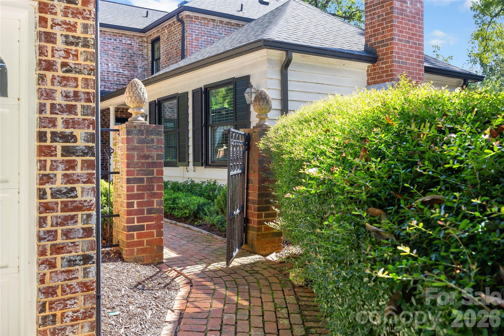 1838 S Wendover Road — Charlotte