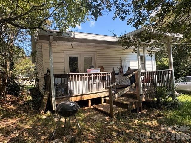 142 E Catawba Avenue — Mount Holly