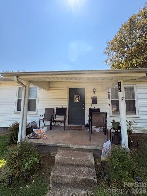 142 E Catawba Avenue — Mount Holly