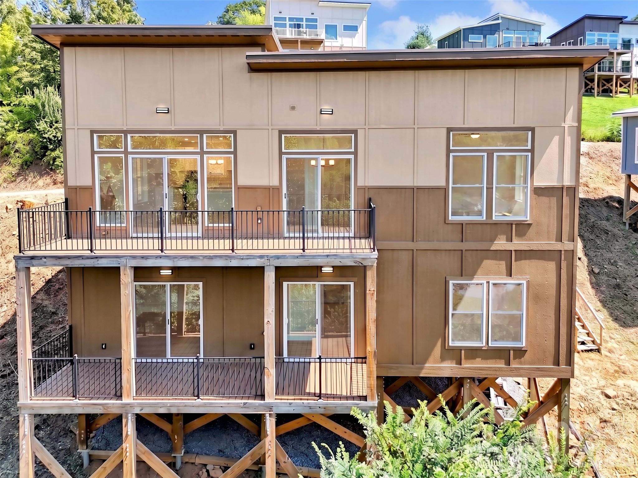 201 Kadire Drive — Waynesville