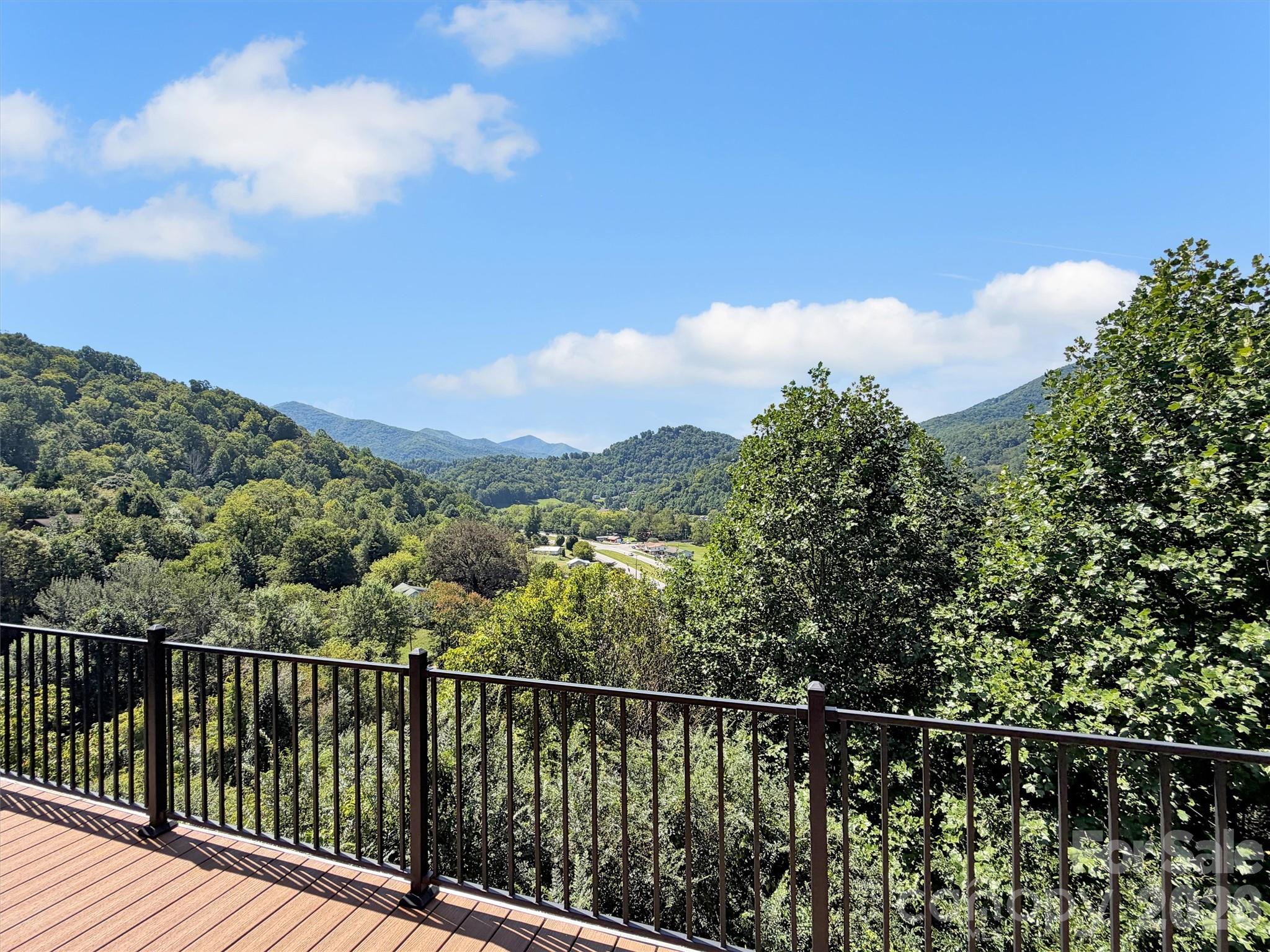 201 Kadire Drive — Waynesville