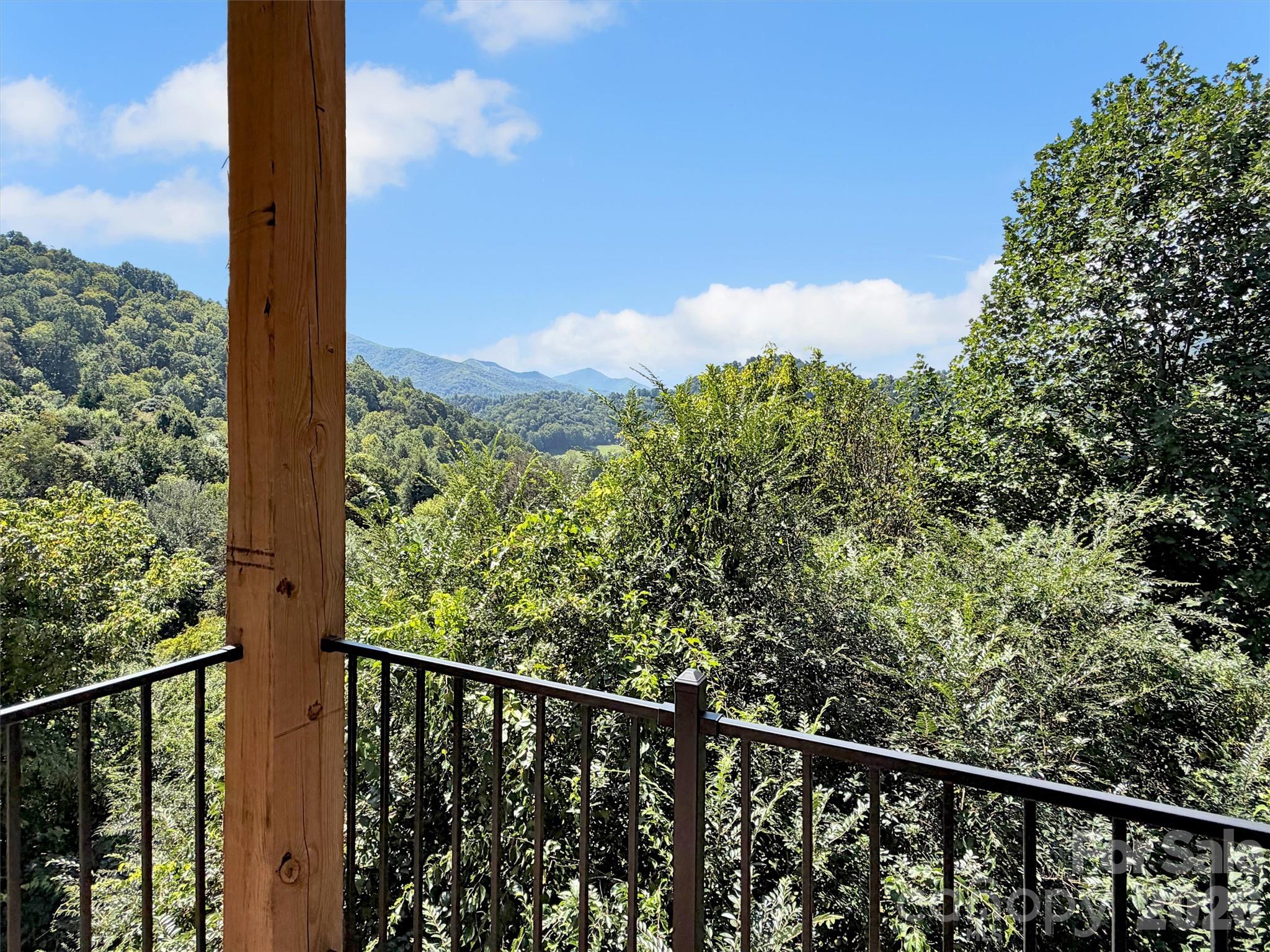 201 Kadire Drive — Waynesville