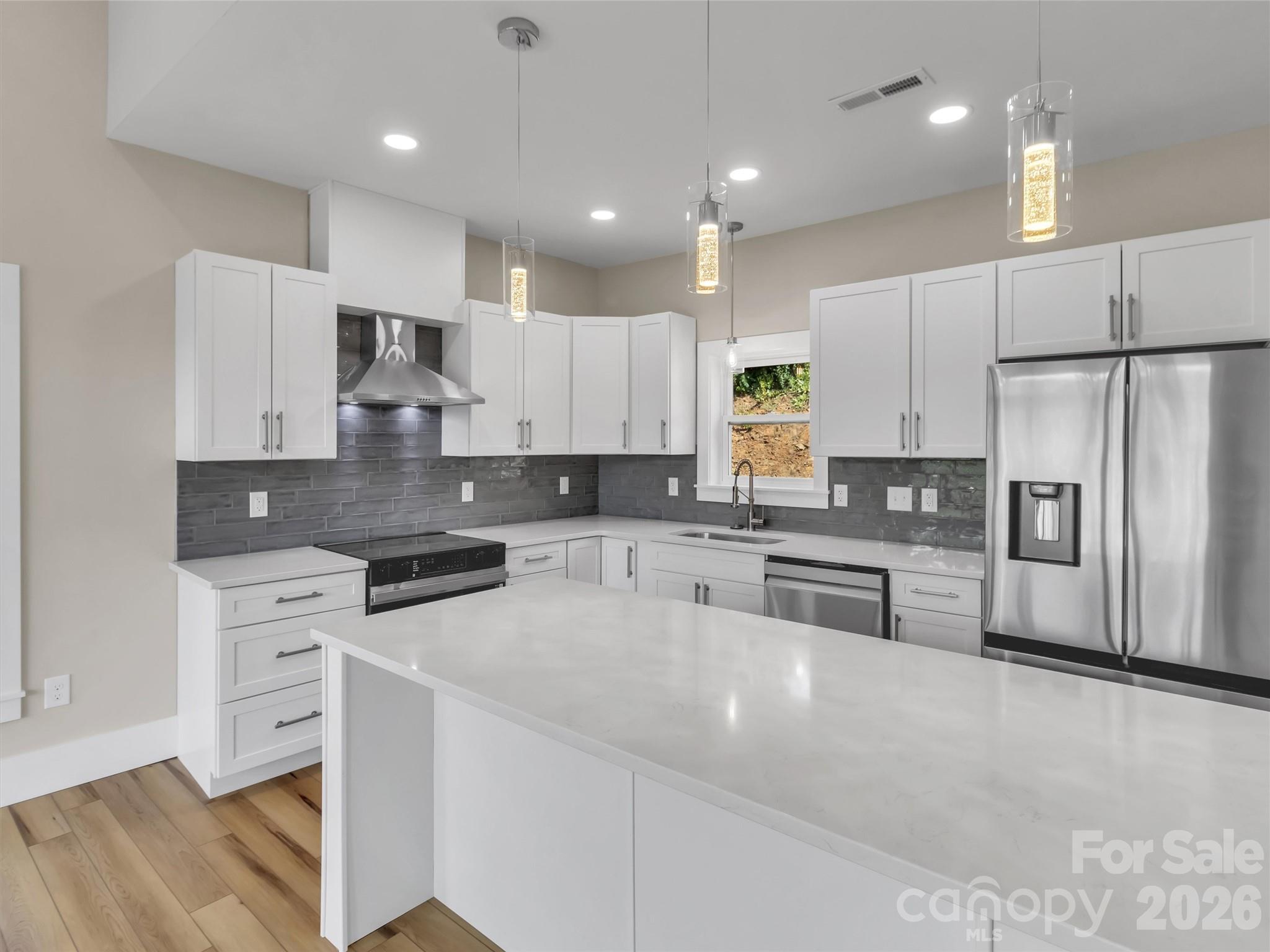 201 Kadire Drive — Waynesville