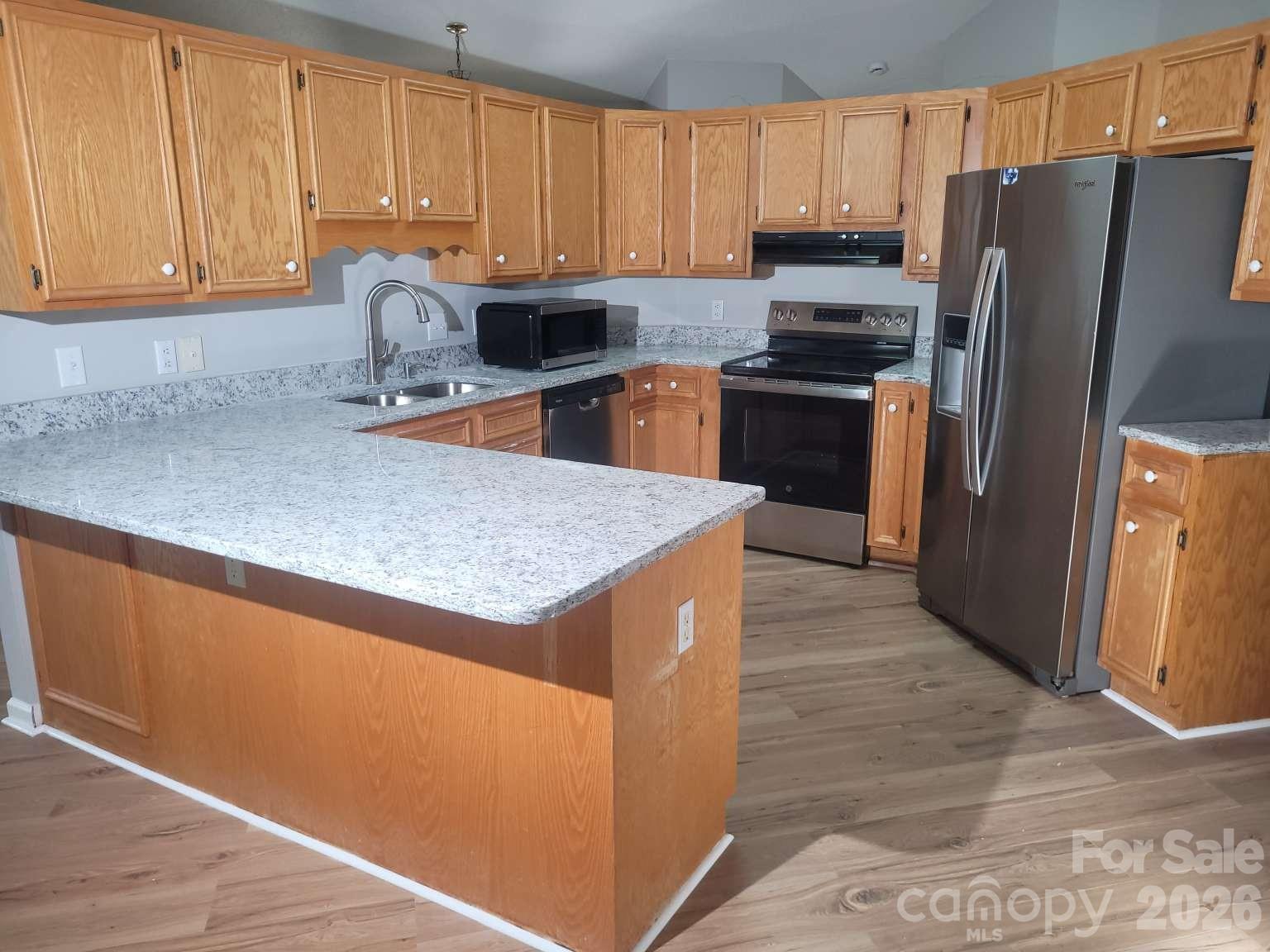 1275 Grady Lane — Hickory