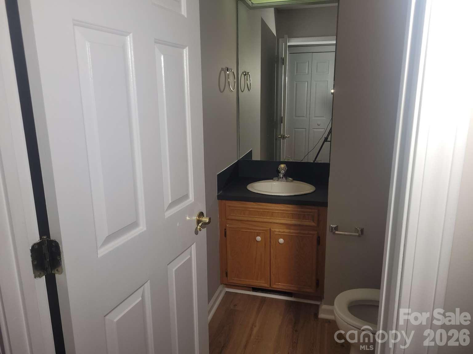 1275 Grady Lane — Hickory