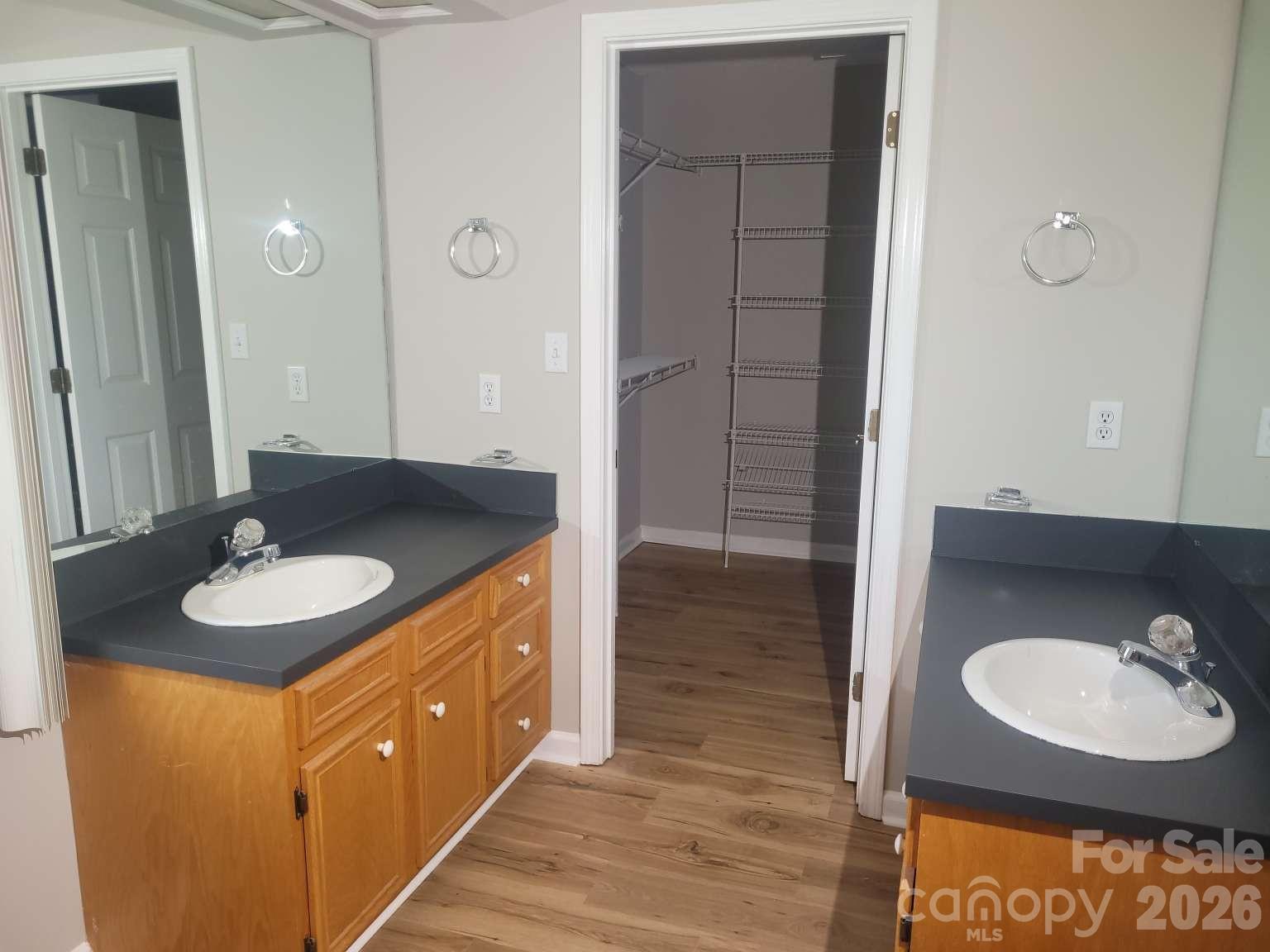 1275 Grady Lane — Hickory