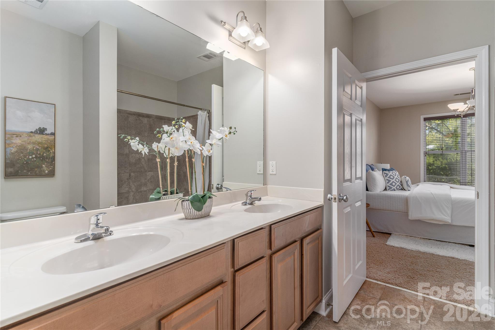 1000 E Woodlawn Road #217 — Charlotte
