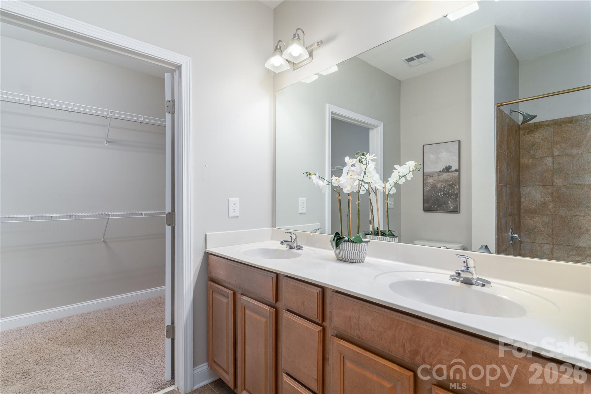 1000 E Woodlawn Road #217 — Charlotte