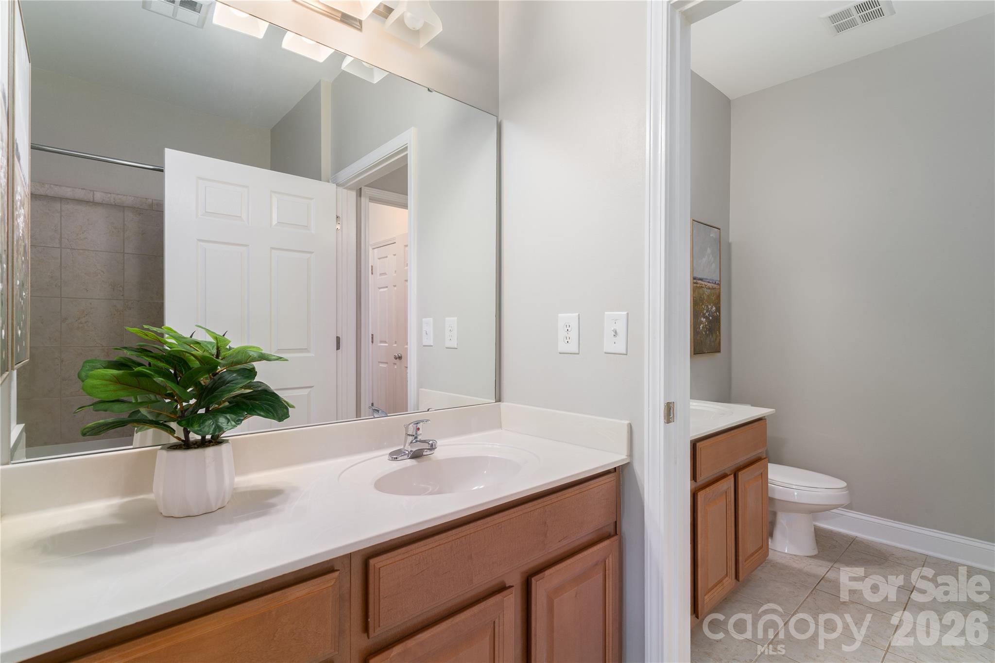 1000 E Woodlawn Road #217 — Charlotte