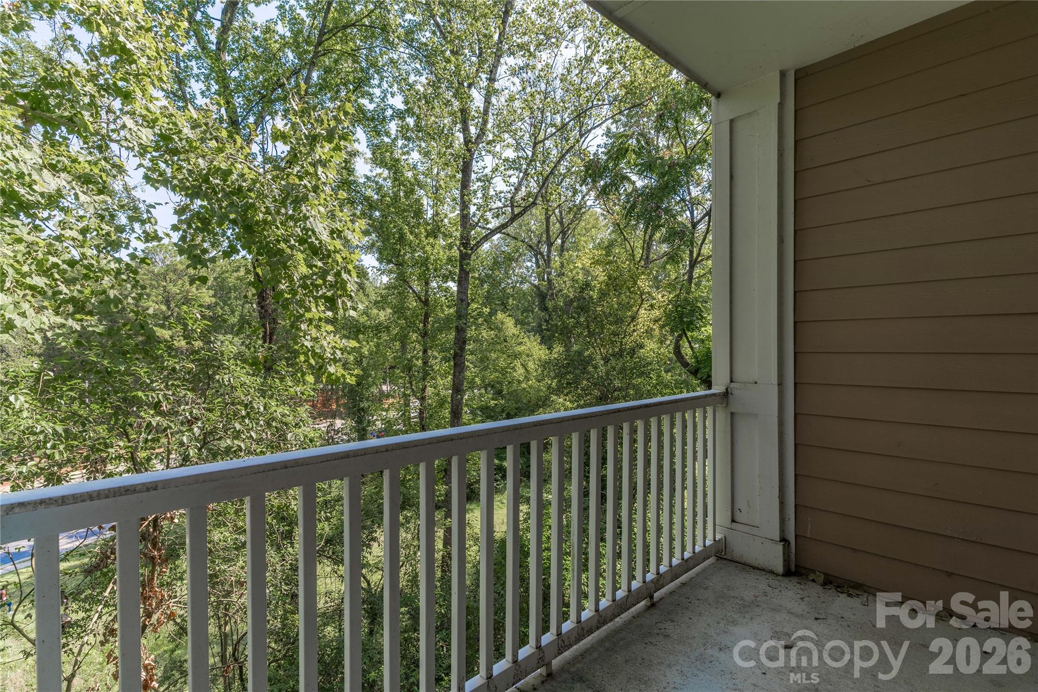 1000 E Woodlawn Road #217 — Charlotte