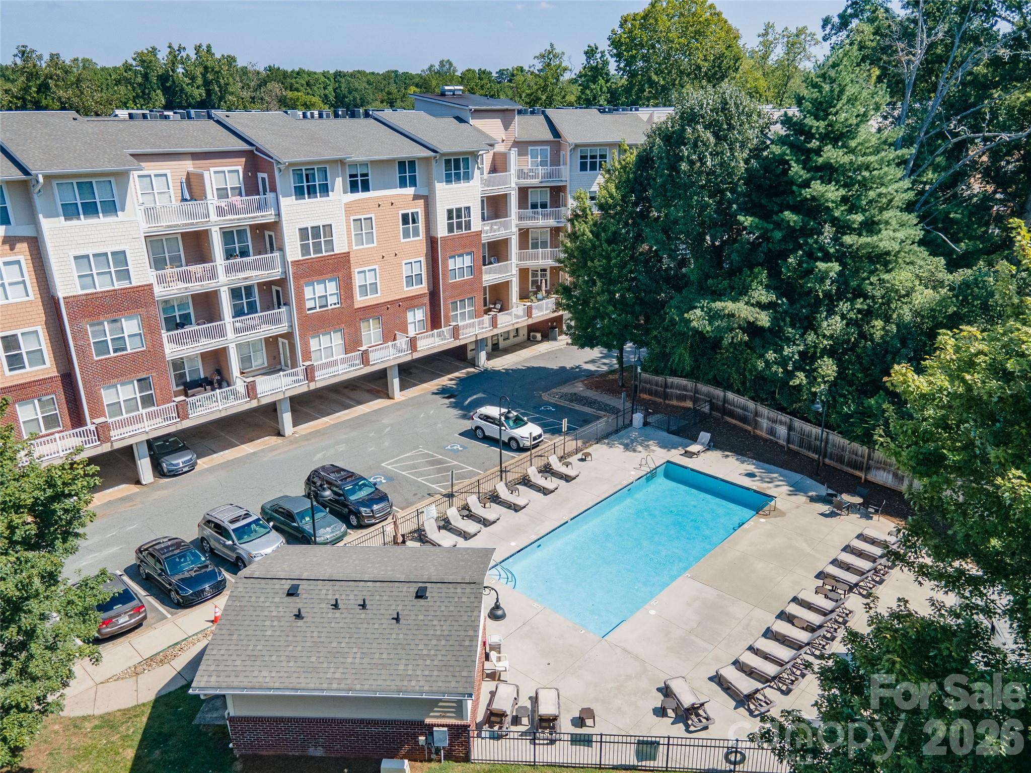1000 E Woodlawn Road #217 — Charlotte