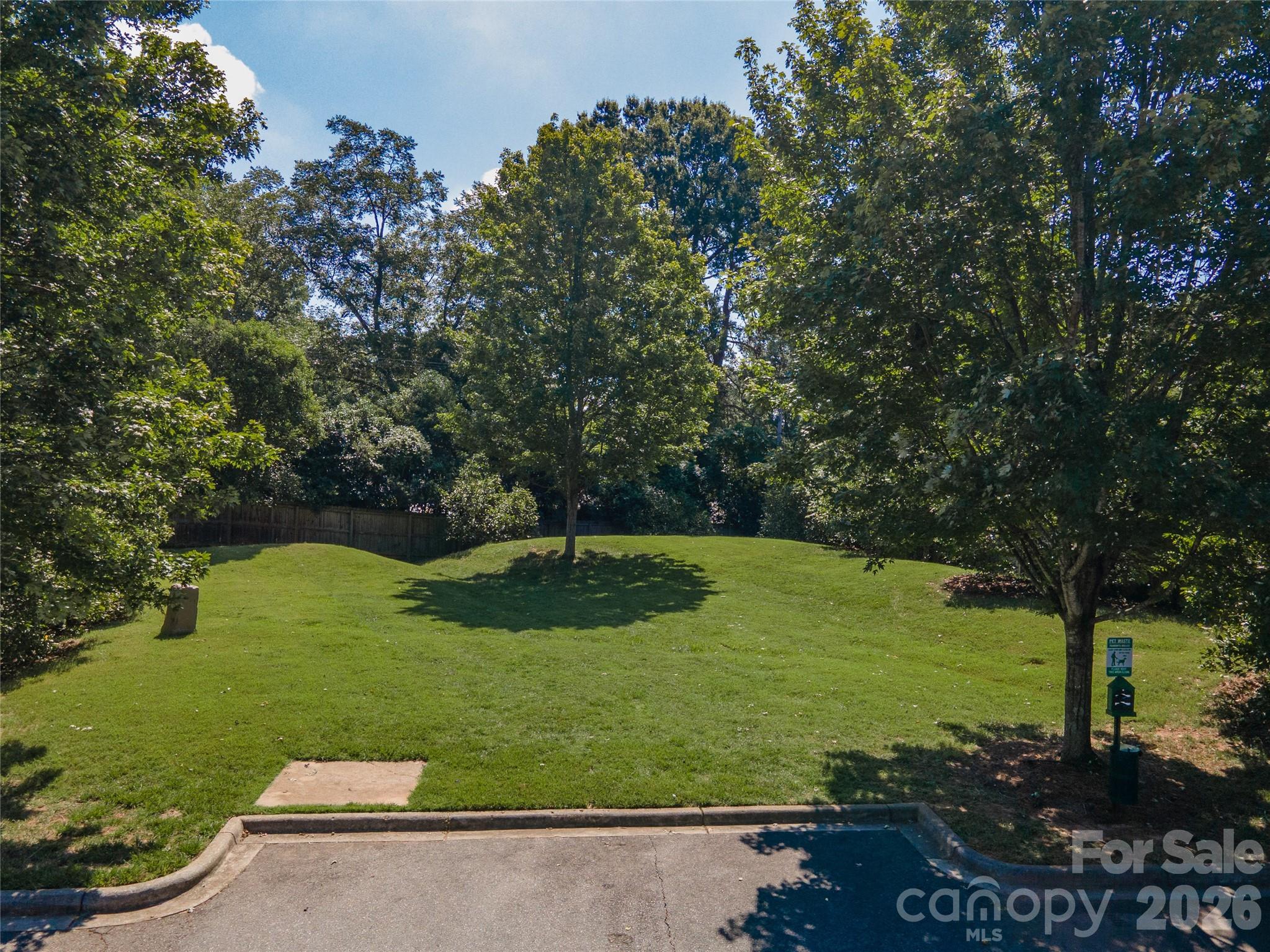 1000 E Woodlawn Road #217 — Charlotte