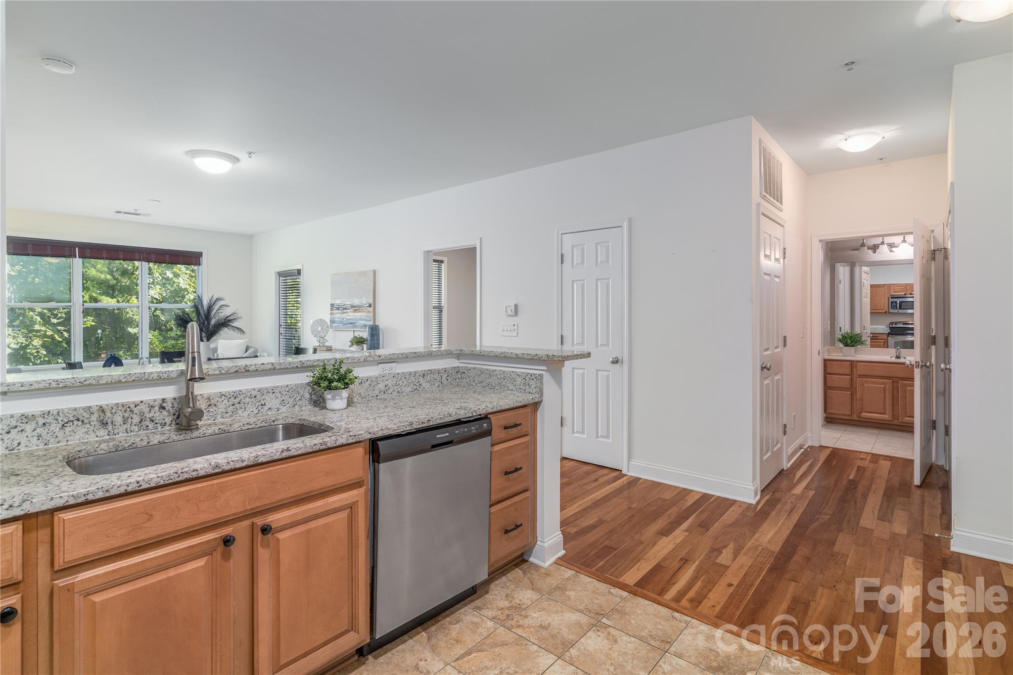 1000 E Woodlawn Road #217 — Charlotte