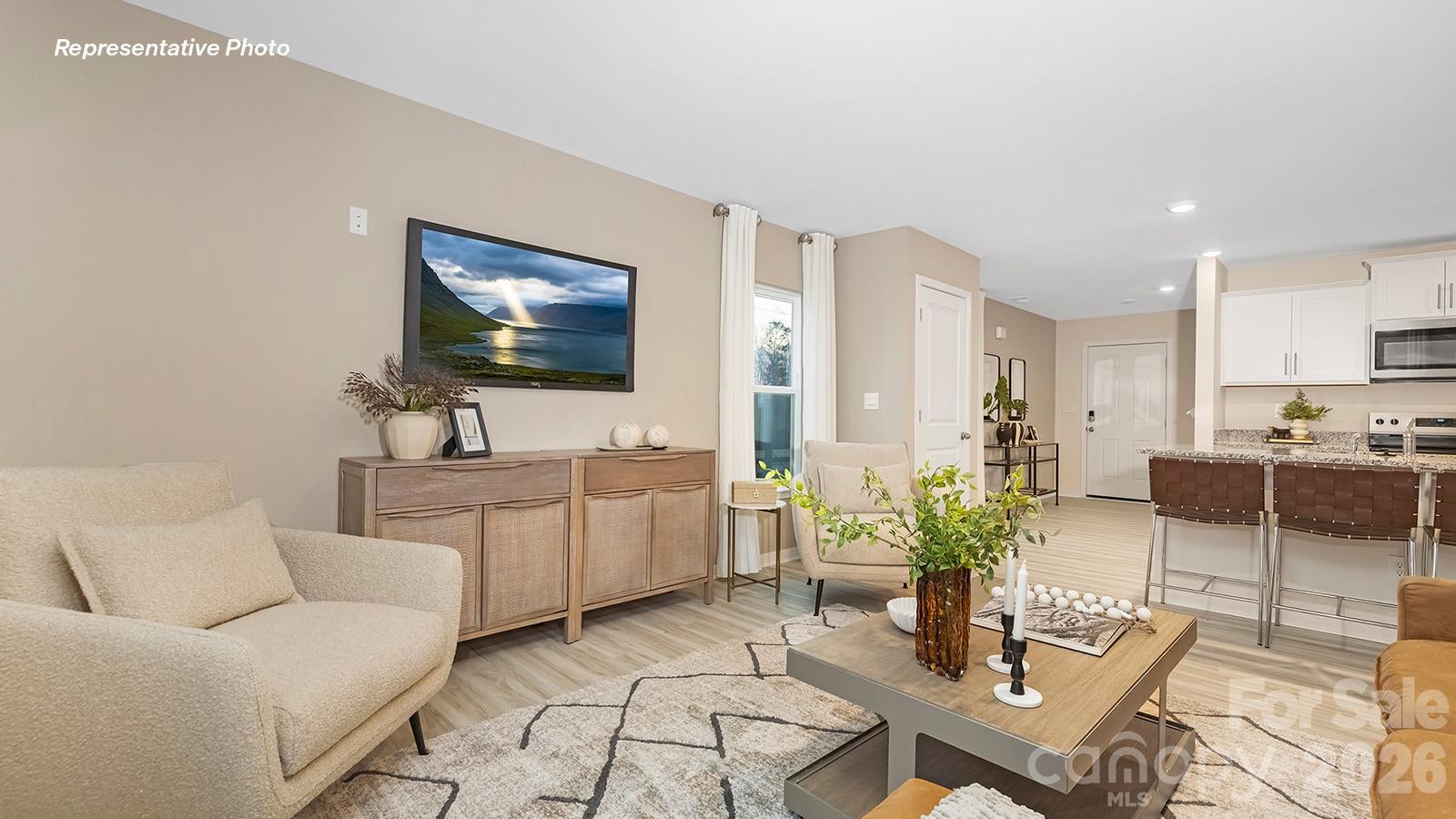 544 N Sparkleberry Street — Chester