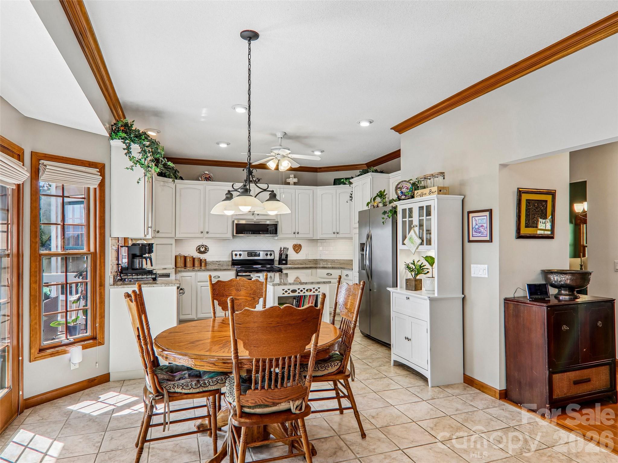 16 Hobe Crest — Hendersonville
