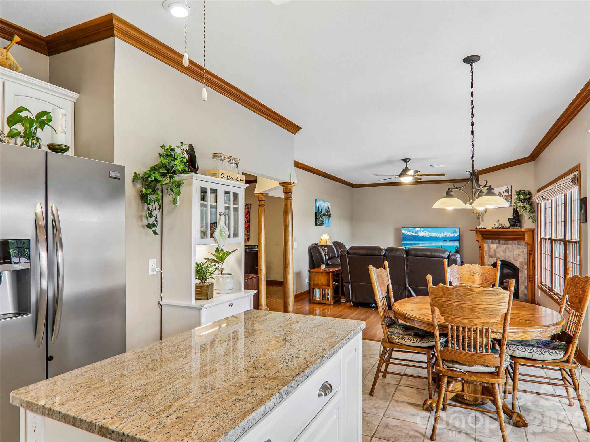 16 Hobe Crest — Hendersonville