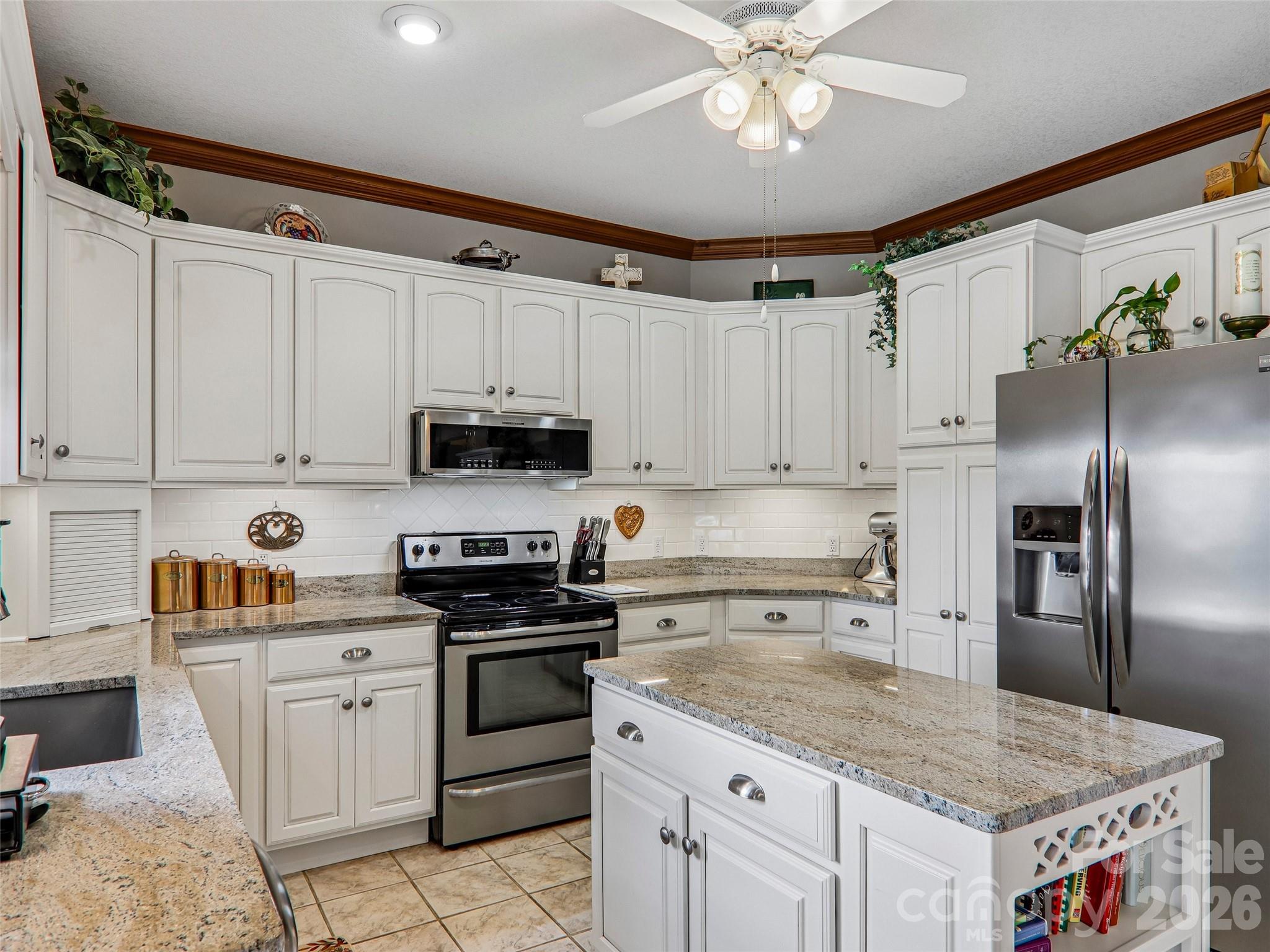 16 Hobe Crest — Hendersonville