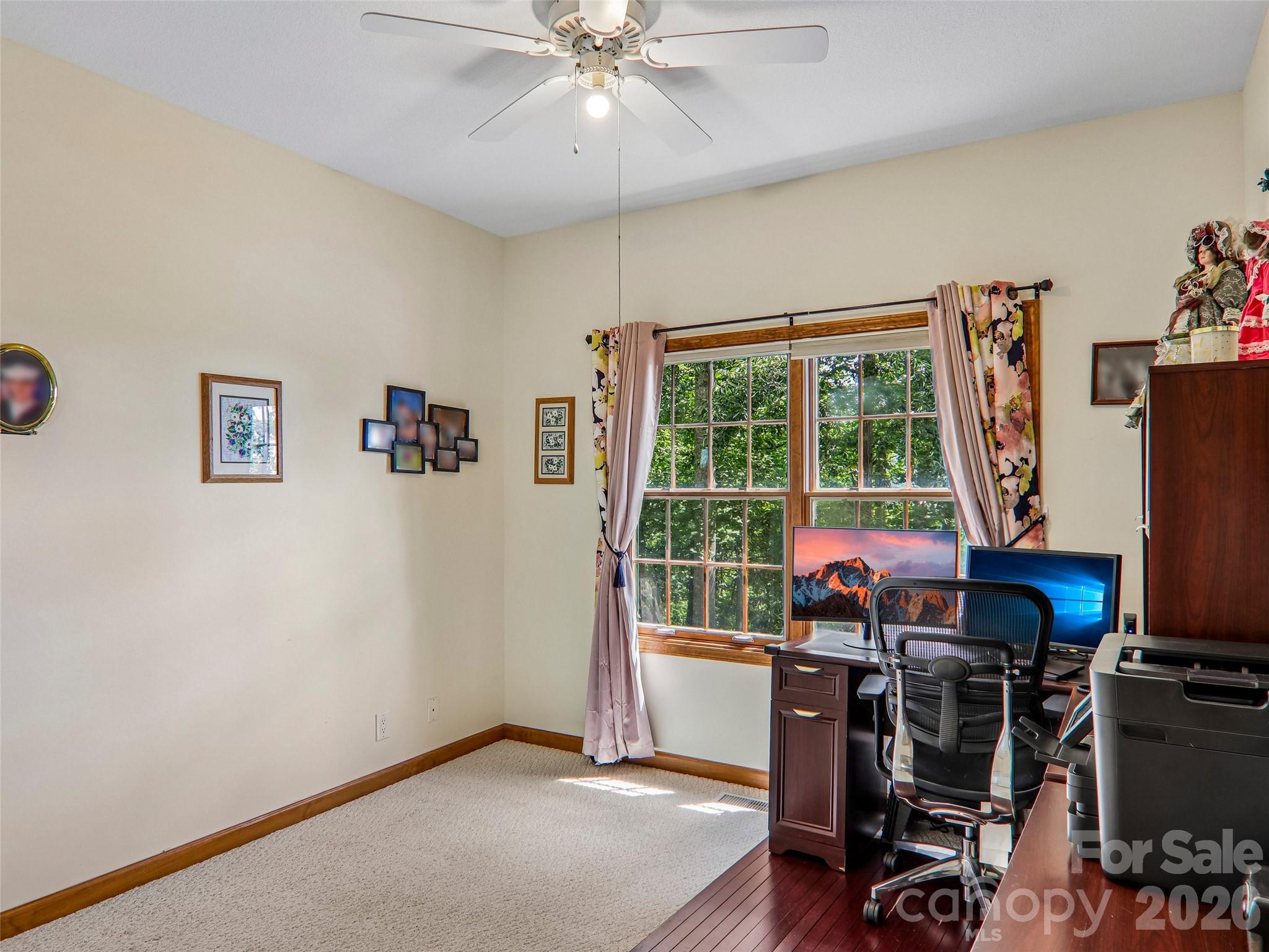 16 Hobe Crest — Hendersonville